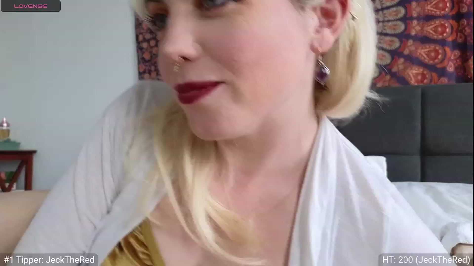 Gallery image thumbnail from GiaGeorge25's myfreecams stream on, 12/16/2023, 20:01 image 15 of 20