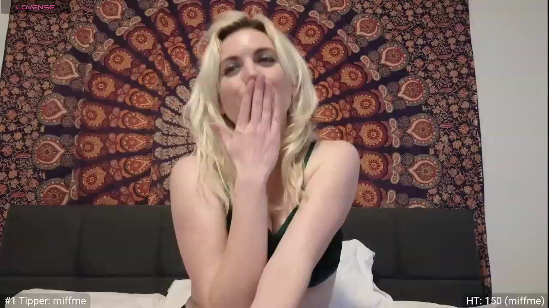 Gallery image thumbnail from GiaGeorge25's myfreecams stream on, 12/17/2023, 22:01 image 13 of 20