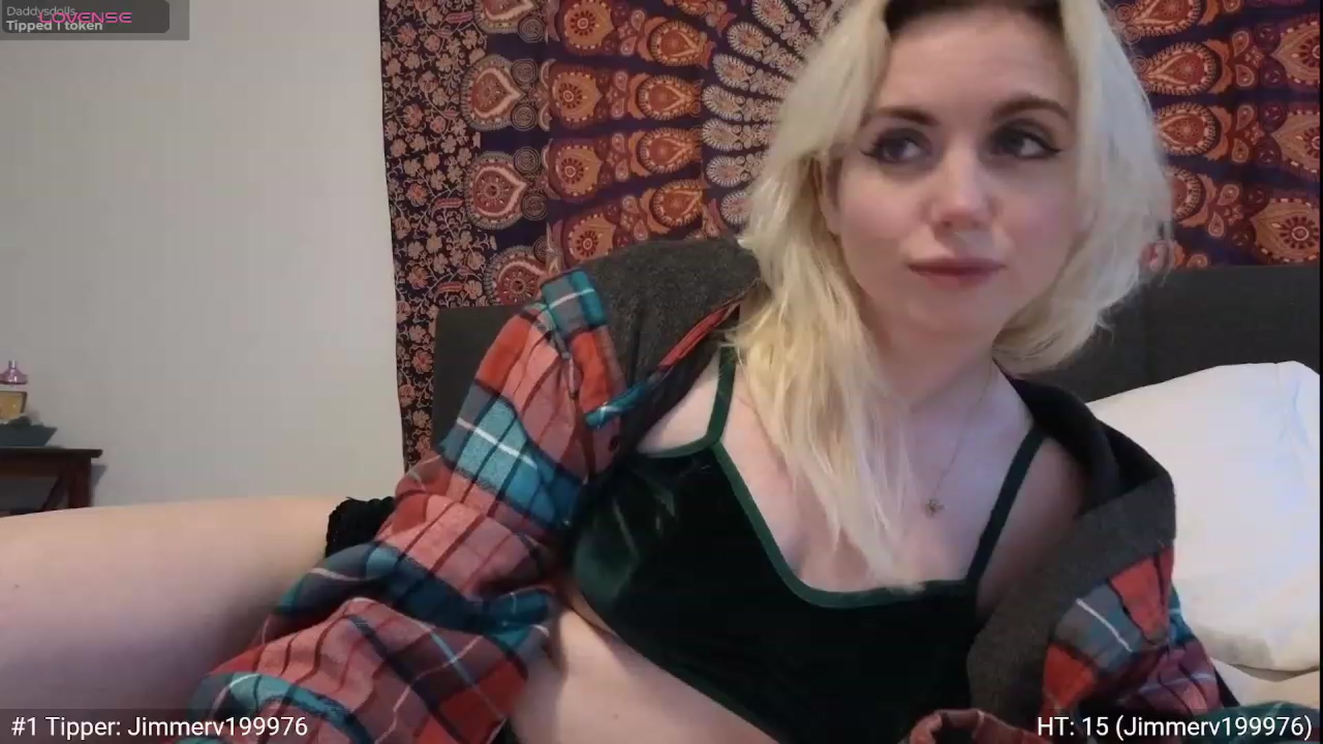 Gallery image thumbnail from GiaGeorge25's myfreecams stream on, 12/17/2023, 22:01 image 1 of 20