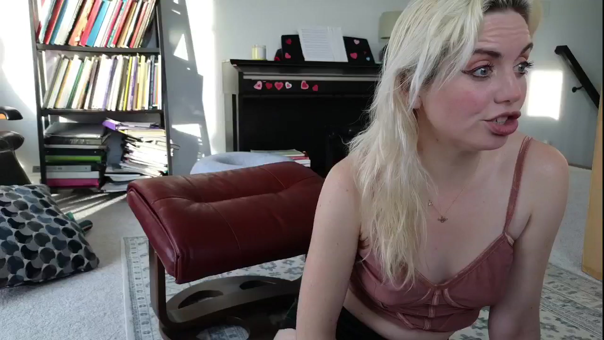 Gallery image thumbnail from GiaGeorge25's myfreecams stream on, 03/14/2024, 22:33 image 12 of 20