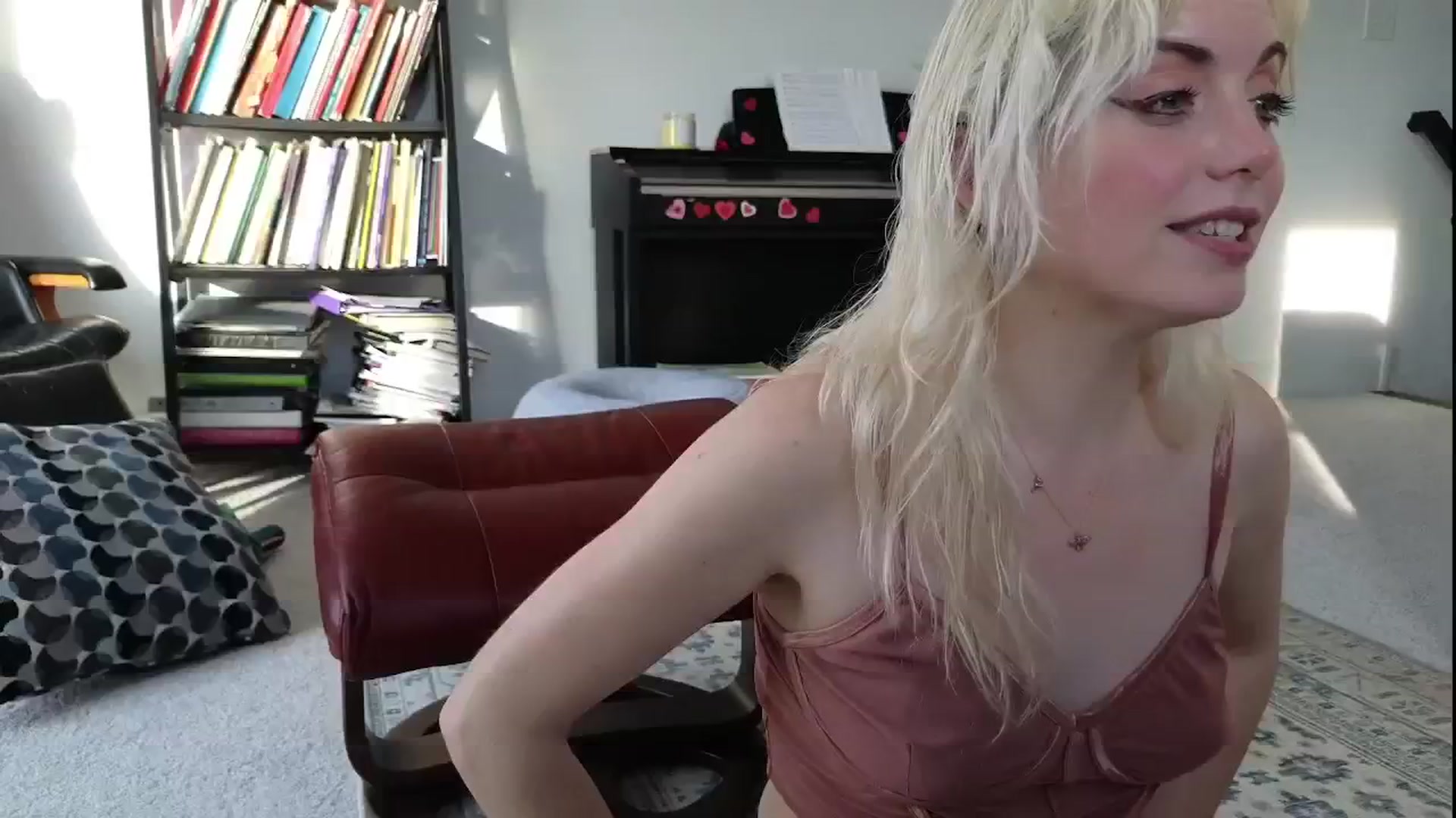 Gallery image thumbnail from GiaGeorge25's myfreecams stream on, 03/14/2024, 22:33 image 7 of 20