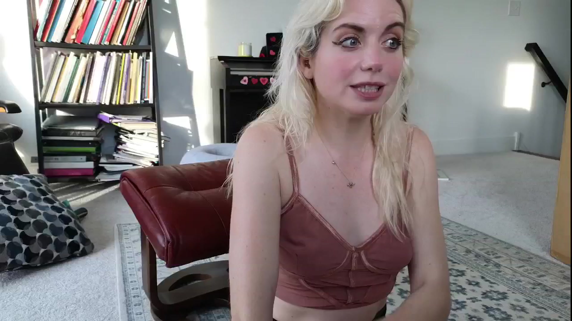 Gallery image thumbnail from GiaGeorge25's myfreecams stream on, 03/14/2024, 22:33 image 13 of 20