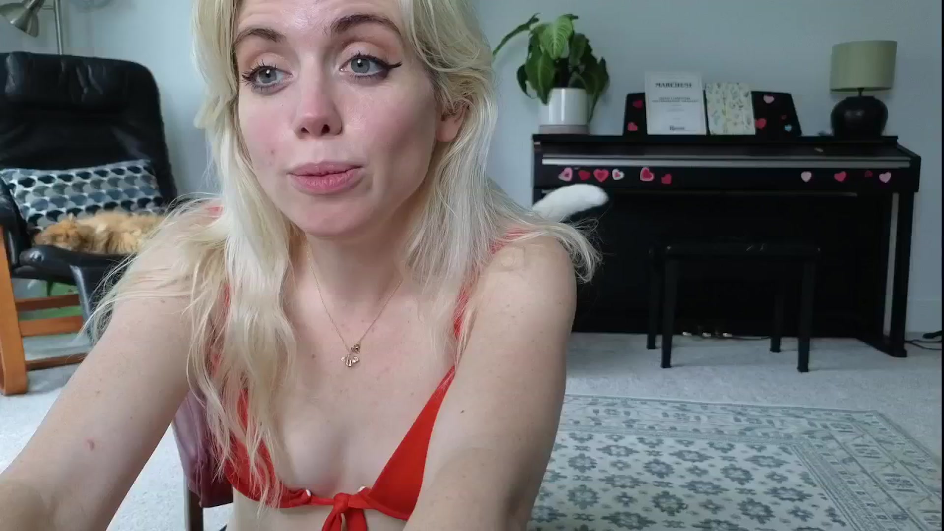 Gallery image thumbnail from GiaGeorge25's myfreecams stream on, 05/14/2024, 16:42 image 13 of 20