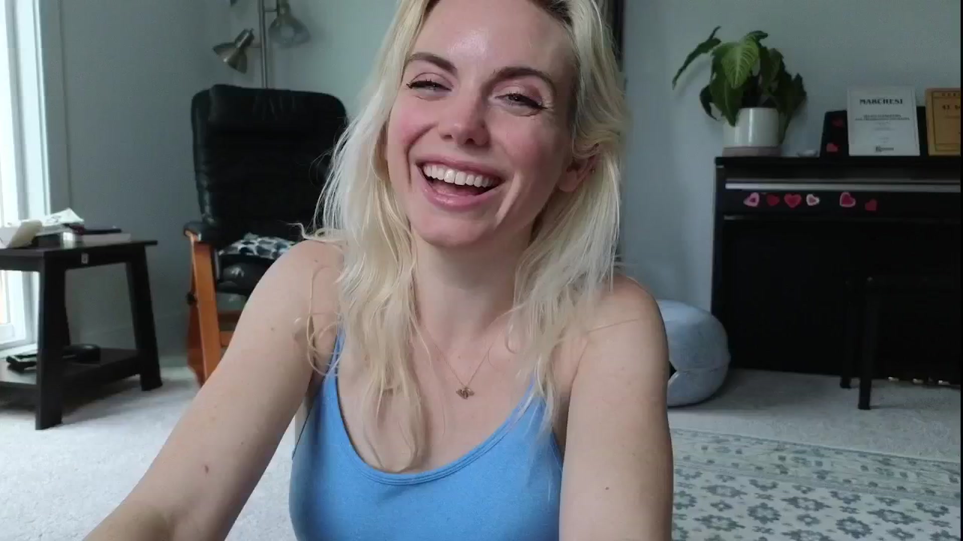 Gallery image thumbnail from GiaGeorge25's myfreecams stream on, 05/15/2024, 23:27 image 13 of 20