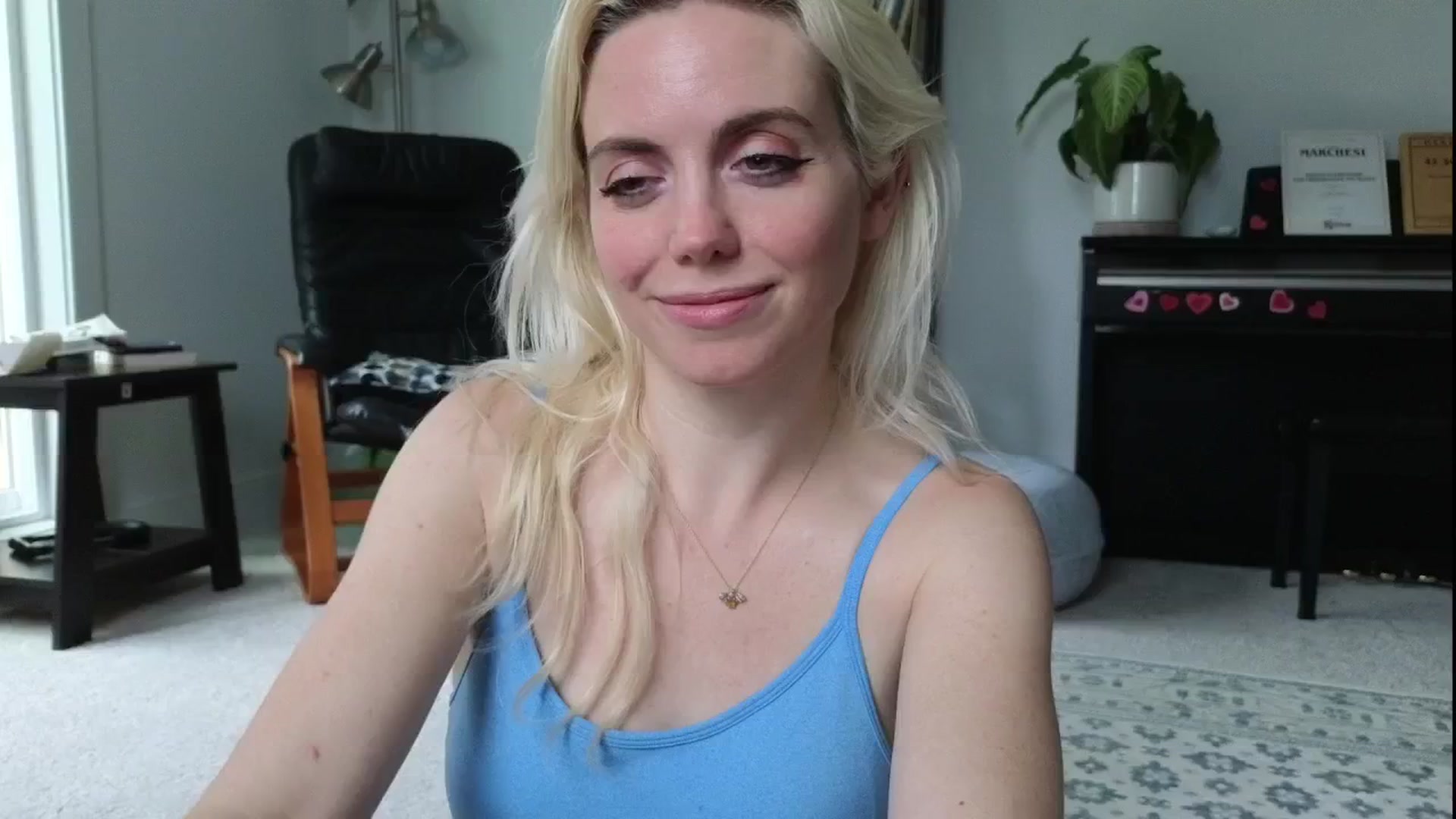 Gallery image thumbnail from GiaGeorge25's myfreecams stream on, 05/15/2024, 23:27 image 14 of 20