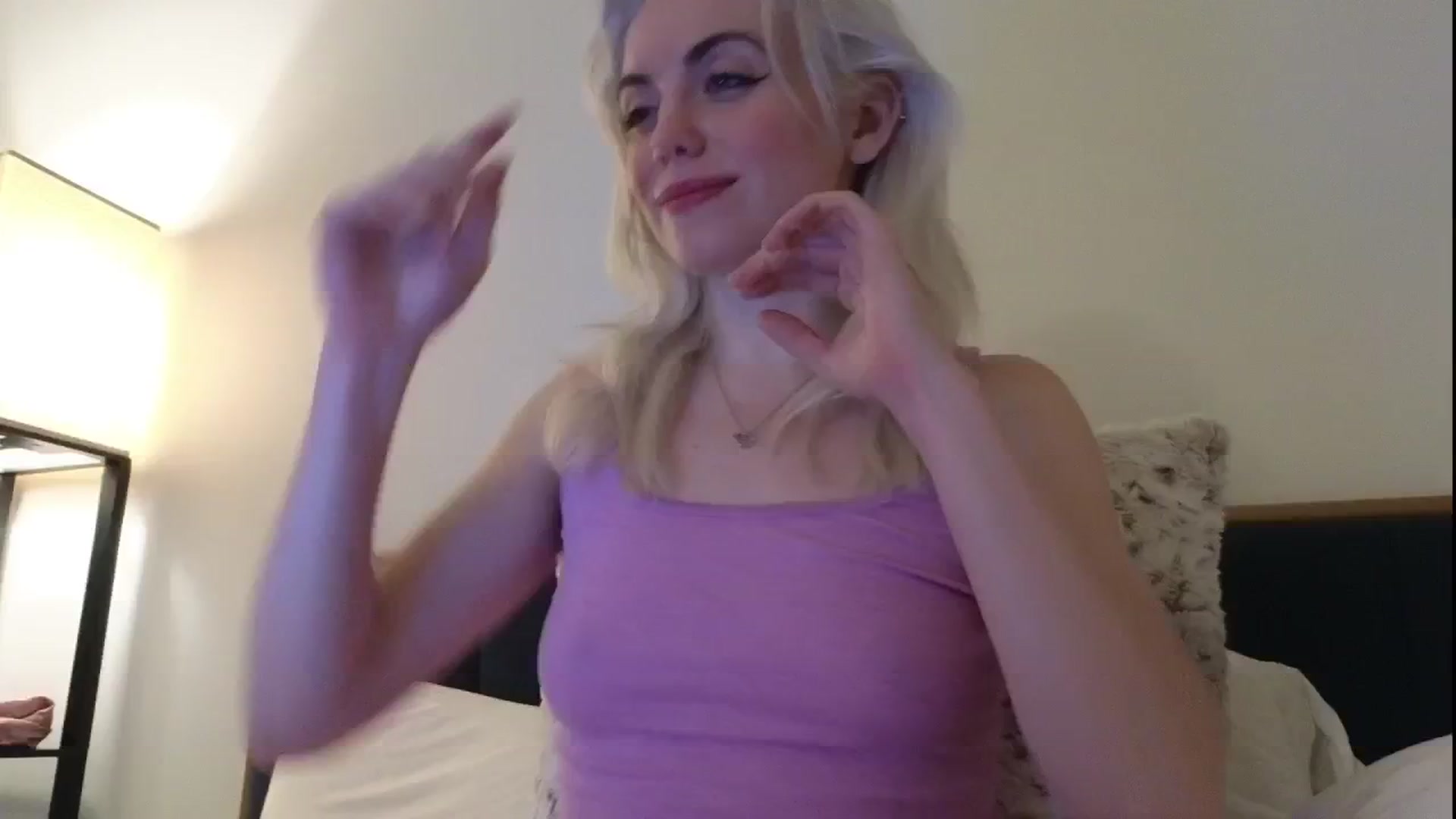 Gallery image thumbnail from GiaGeorge25's myfreecams stream on, 05/26/2024, 03:26 image 8 of 20