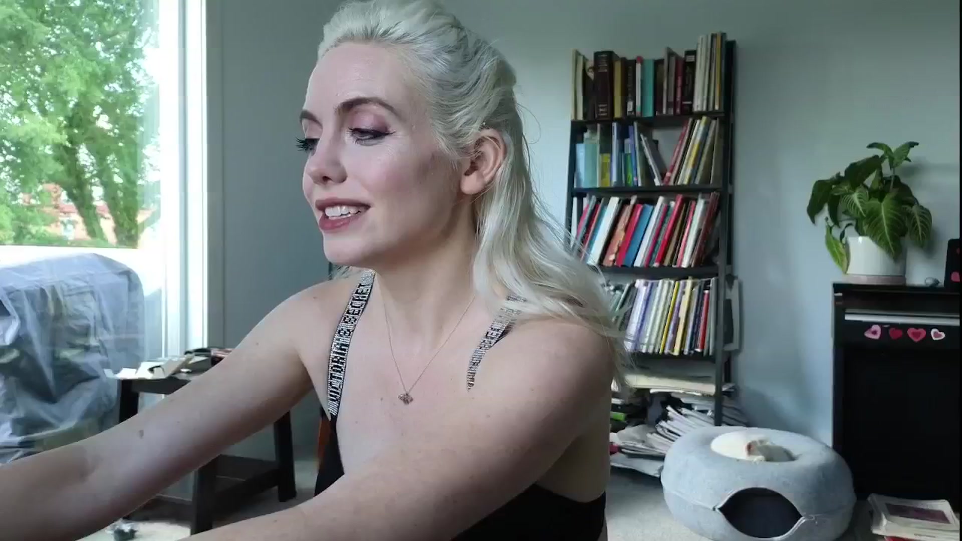 Gallery image thumbnail from GiaGeorge25's myfreecams stream on, 05/30/2024, 21:52 image 7 of 20