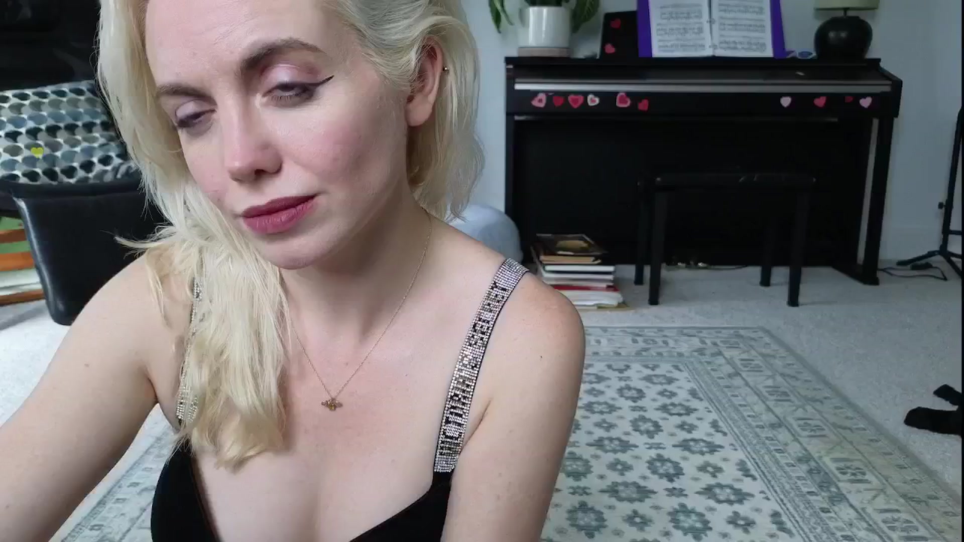 Gallery image thumbnail from GiaGeorge25's myfreecams stream on, 06/05/2024, 20:17 image 8 of 20