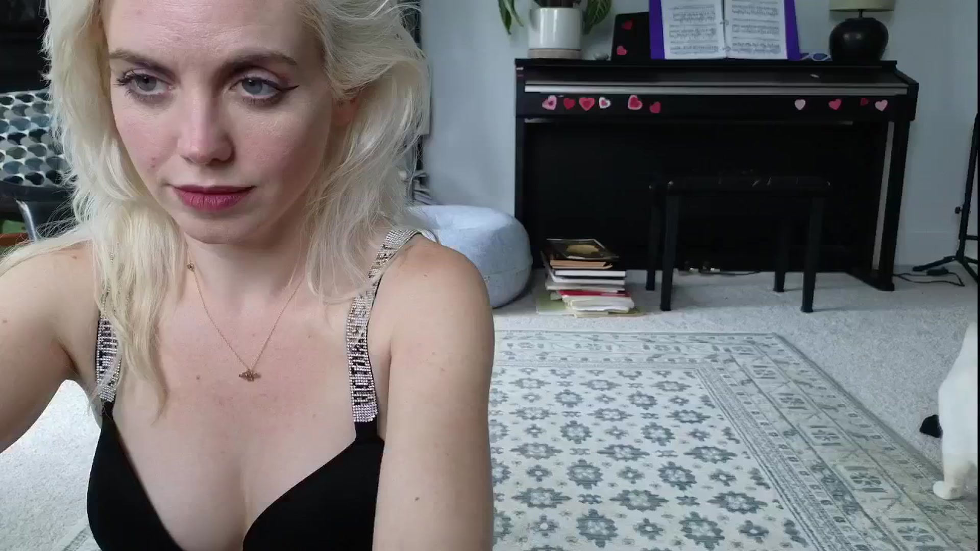 Gallery image thumbnail from GiaGeorge25's myfreecams stream on, 06/05/2024, 20:17 image 6 of 20