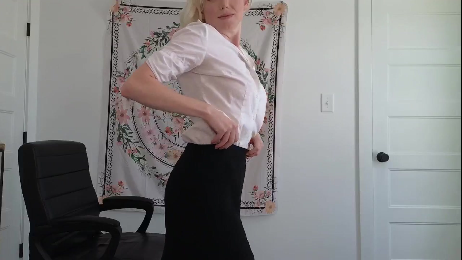 Gallery image thumbnail from GiaGeorge25's myfreecams stream on, 06/10/2024, 18:42 image 4 of 20