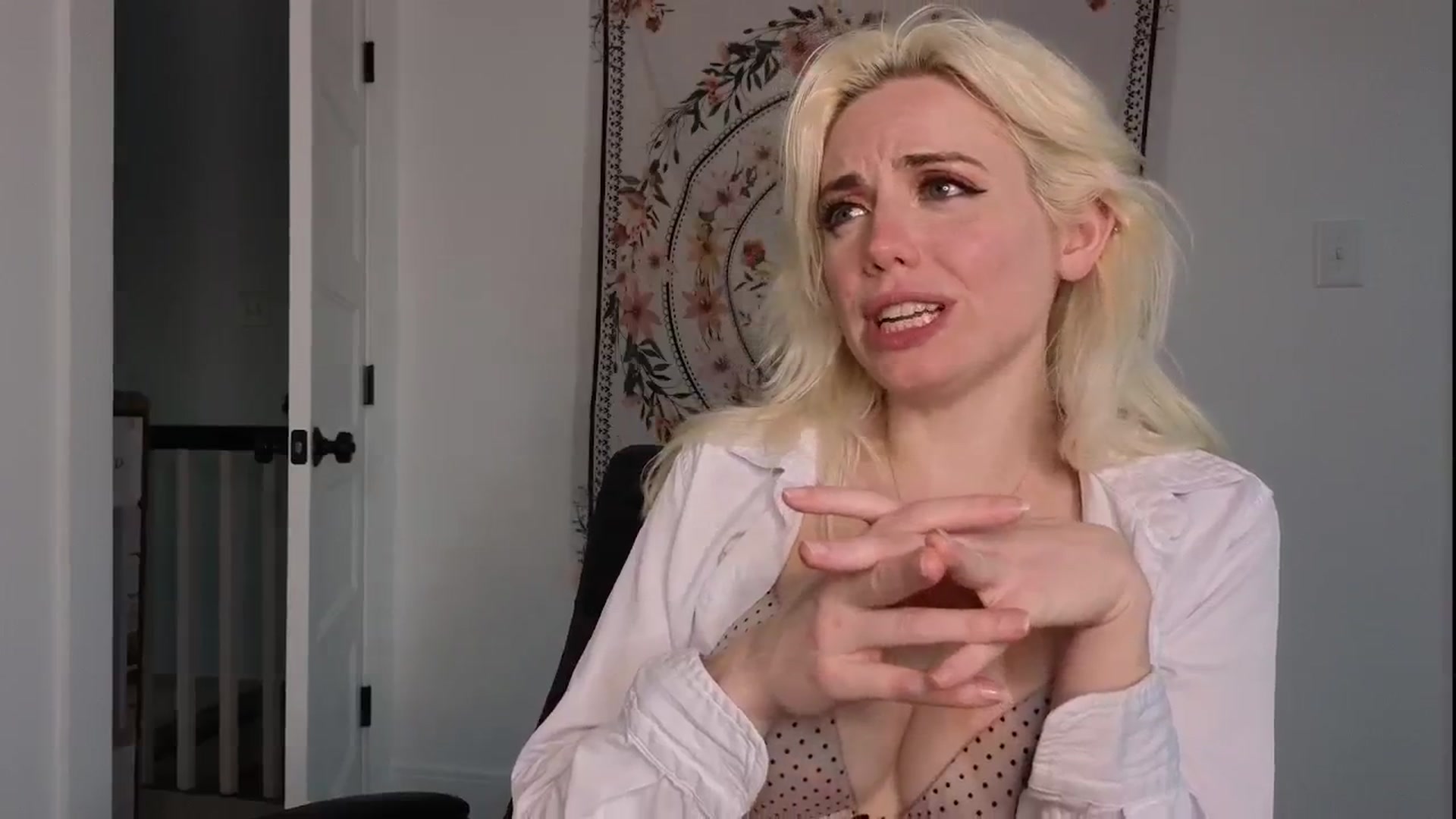 Gallery image thumbnail from GiaGeorge25's myfreecams stream on, 06/14/2024, 24:59 image 9 of 20