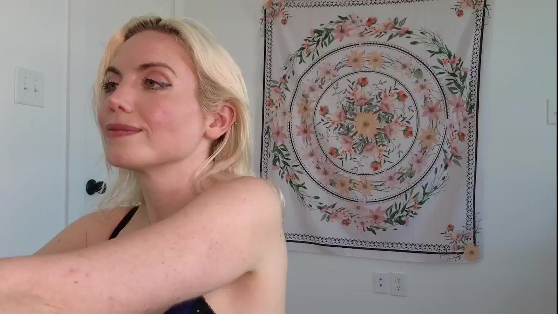 Gallery image thumbnail from GiaGeorge25's myfreecams stream on, 07/02/2024, 22:50 image 4 of 20