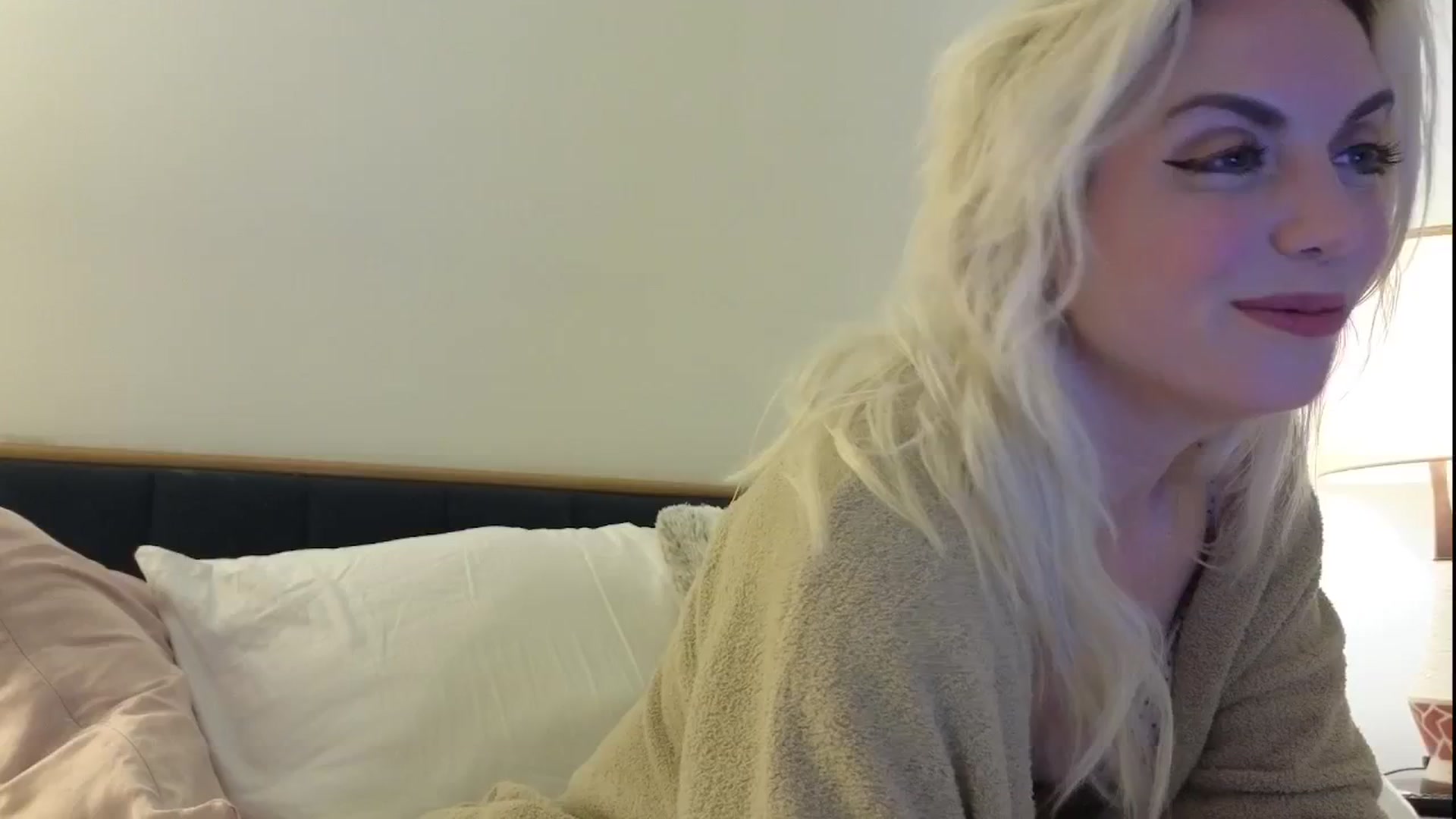 Gallery image thumbnail from GiaGeorge25's myfreecams stream on, 08/23/2024, 02:28 image 18 of 20