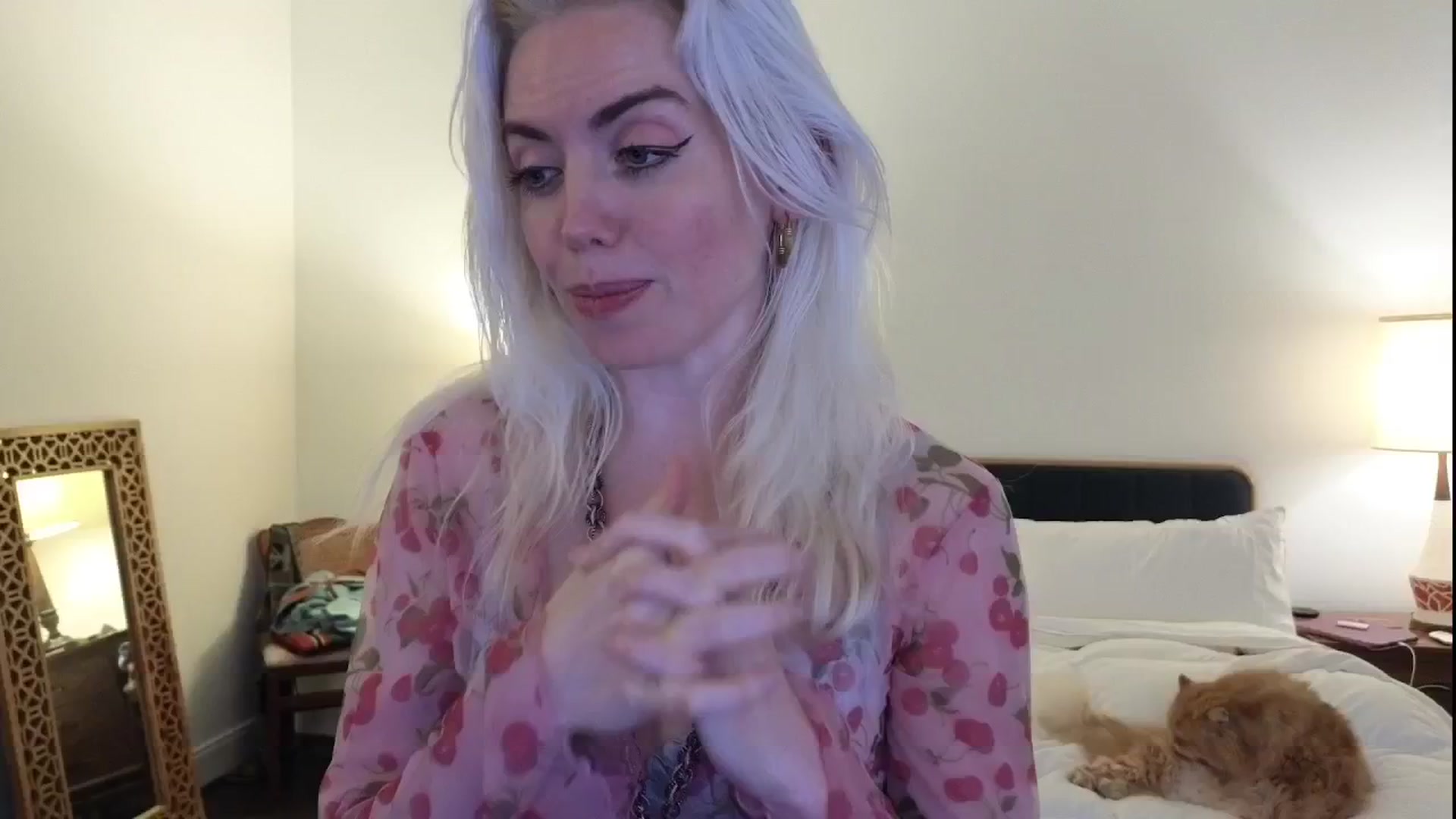 Gallery image thumbnail from GiaGeorge25's myfreecams stream on, 08/30/2024, 02:57 image 13 of 20
