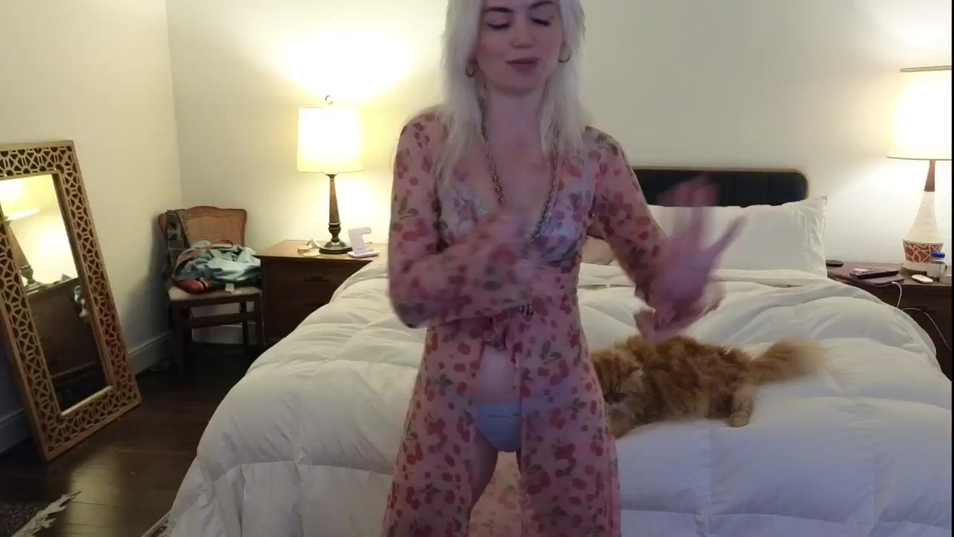 Gallery image thumbnail from GiaGeorge25's myfreecams stream on, 08/30/2024, 02:57 image 6 of 20