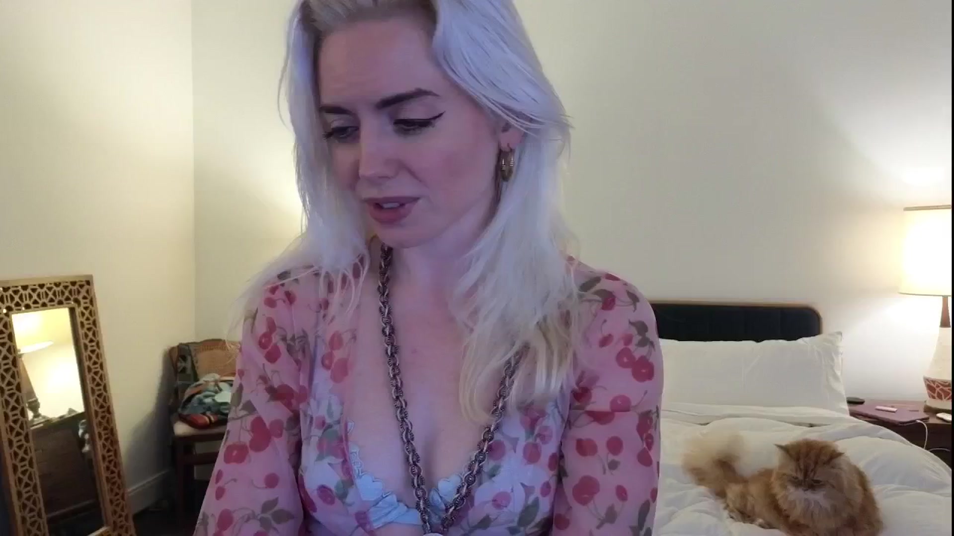 Gallery image thumbnail from GiaGeorge25's myfreecams stream on, 08/30/2024, 02:57 image 12 of 20