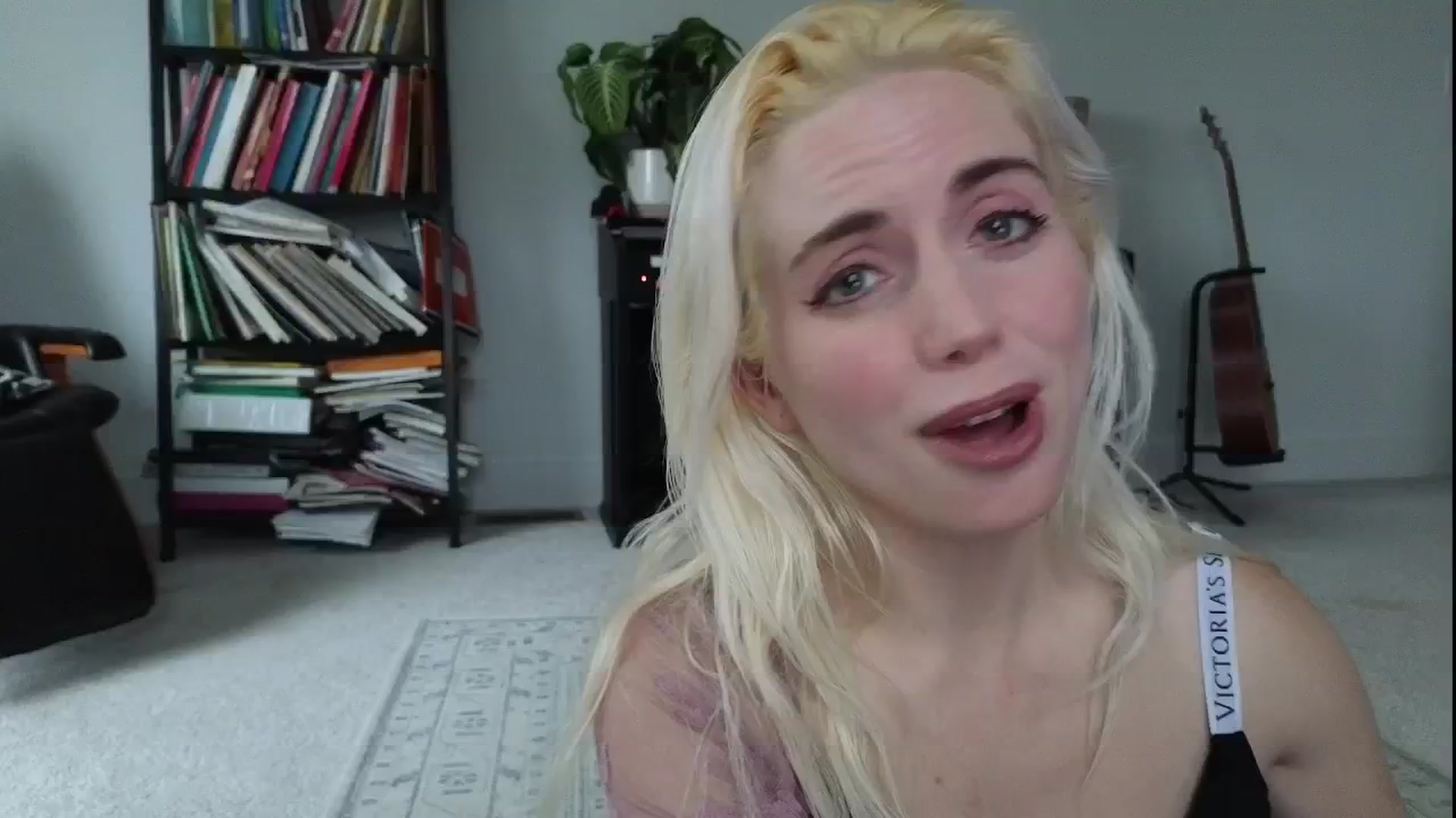Gallery image thumbnail from GiaGeorge25's myfreecams stream on, 11/20/2024, 21:32 image 15 of 20
