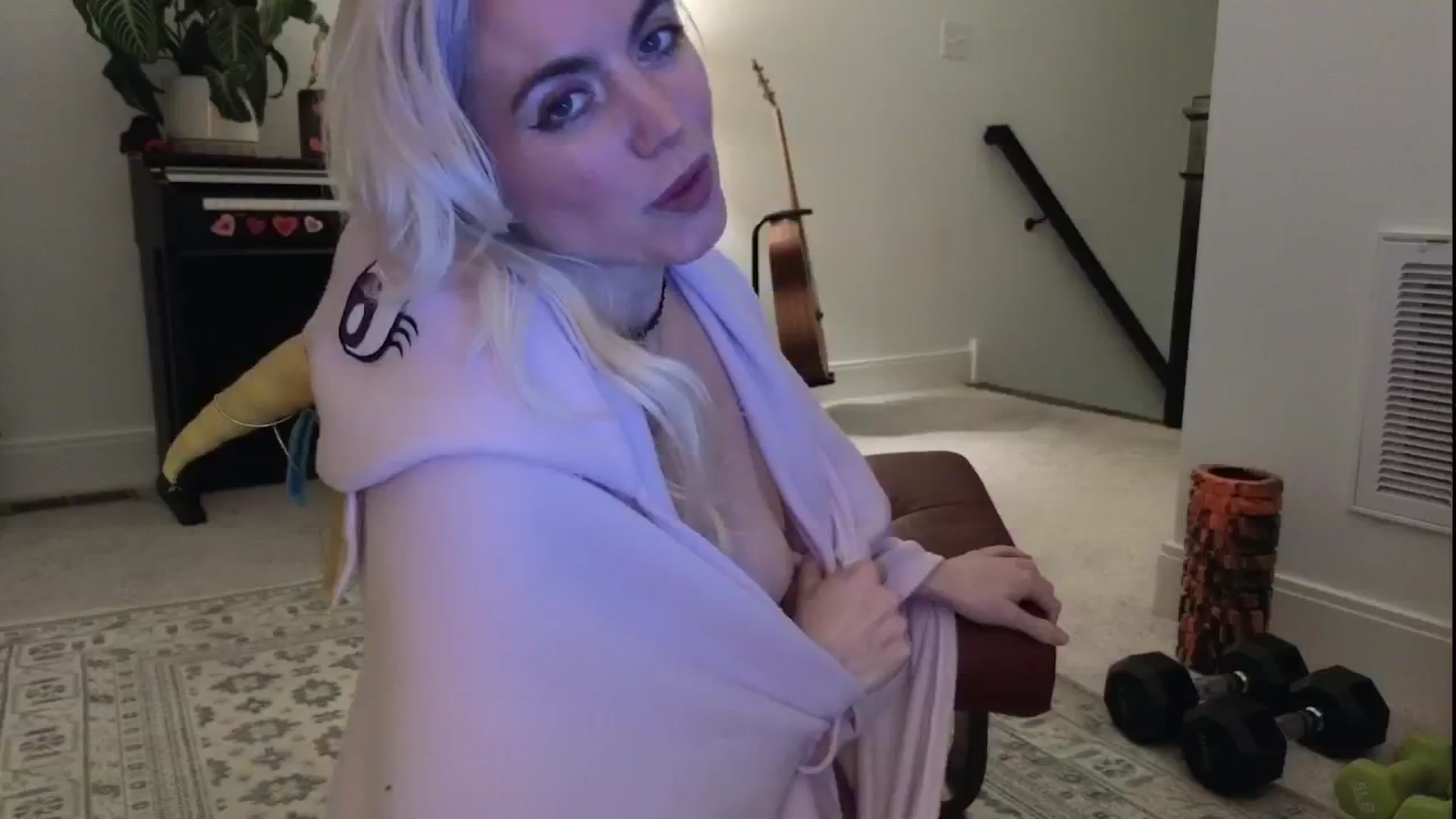 Gallery image thumbnail from GiaGeorge25's myfreecams stream on, 11/29/2024, 05:54 image 16 of 20