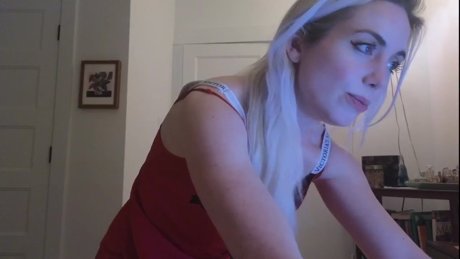 Gallery image thumbnail from GiaGeorge25's myfreecams stream on, 02/19/2025, 02:09 image 4 of 20