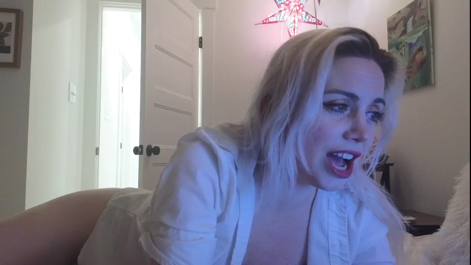 Gallery image thumbnail from GiaGeorge25's myfreecams stream on, 02/21/2025, 04:05 image 4 of 20