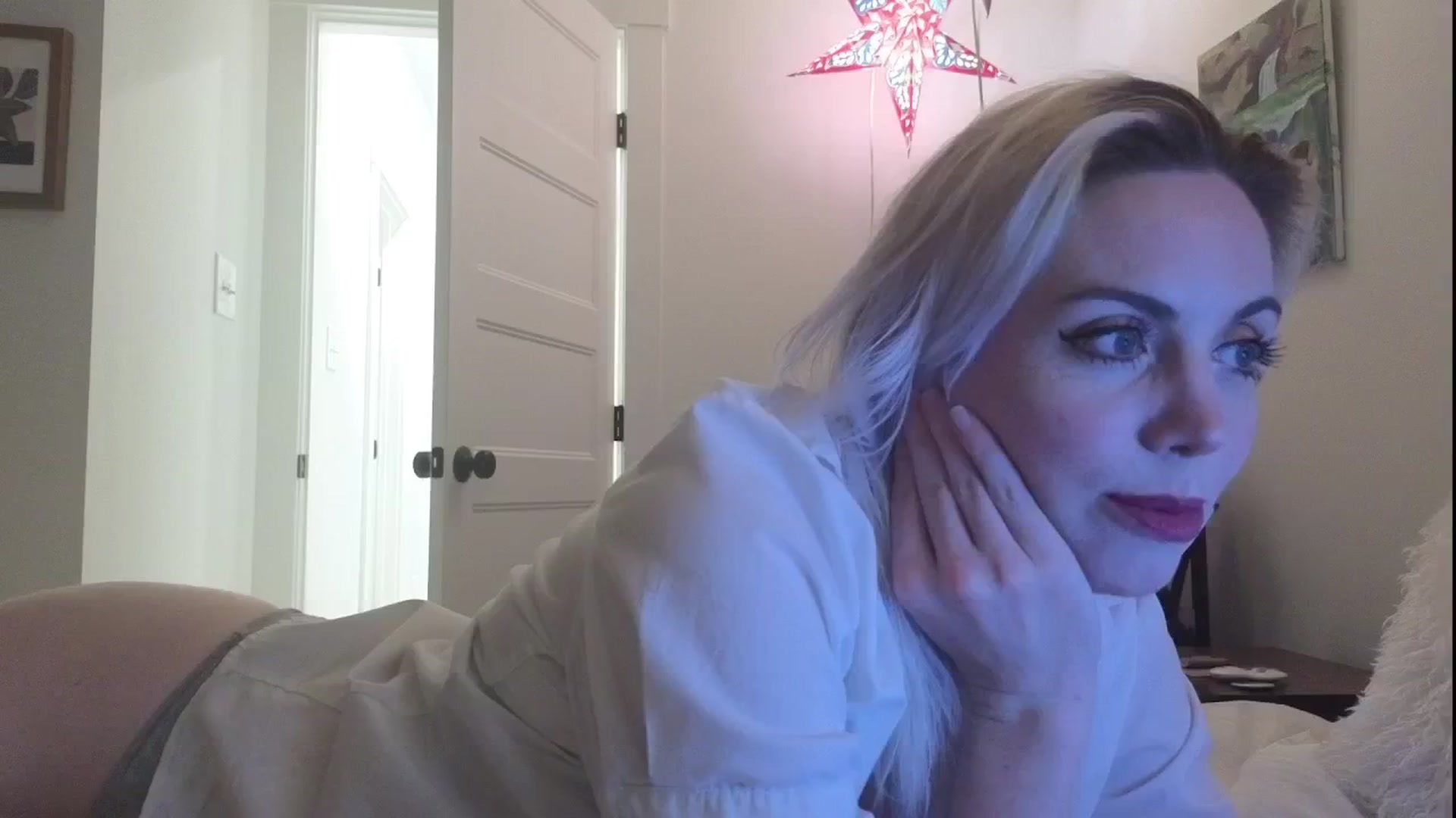 Gallery image thumbnail from GiaGeorge25's myfreecams stream on, 02/21/2025, 04:05 image 5 of 20