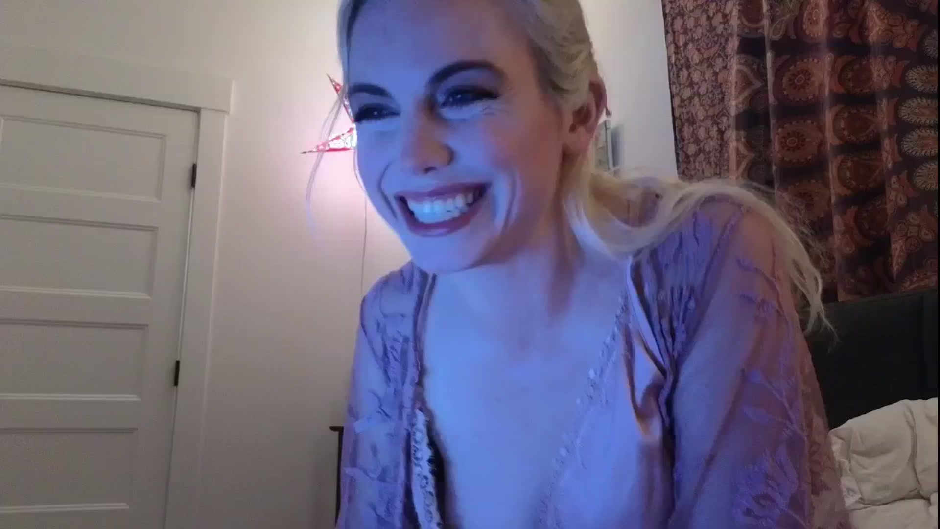 Gallery image thumbnail from GiaGeorge25's myfreecams stream on, 04/09/2025, 24:38 image 5 of 20