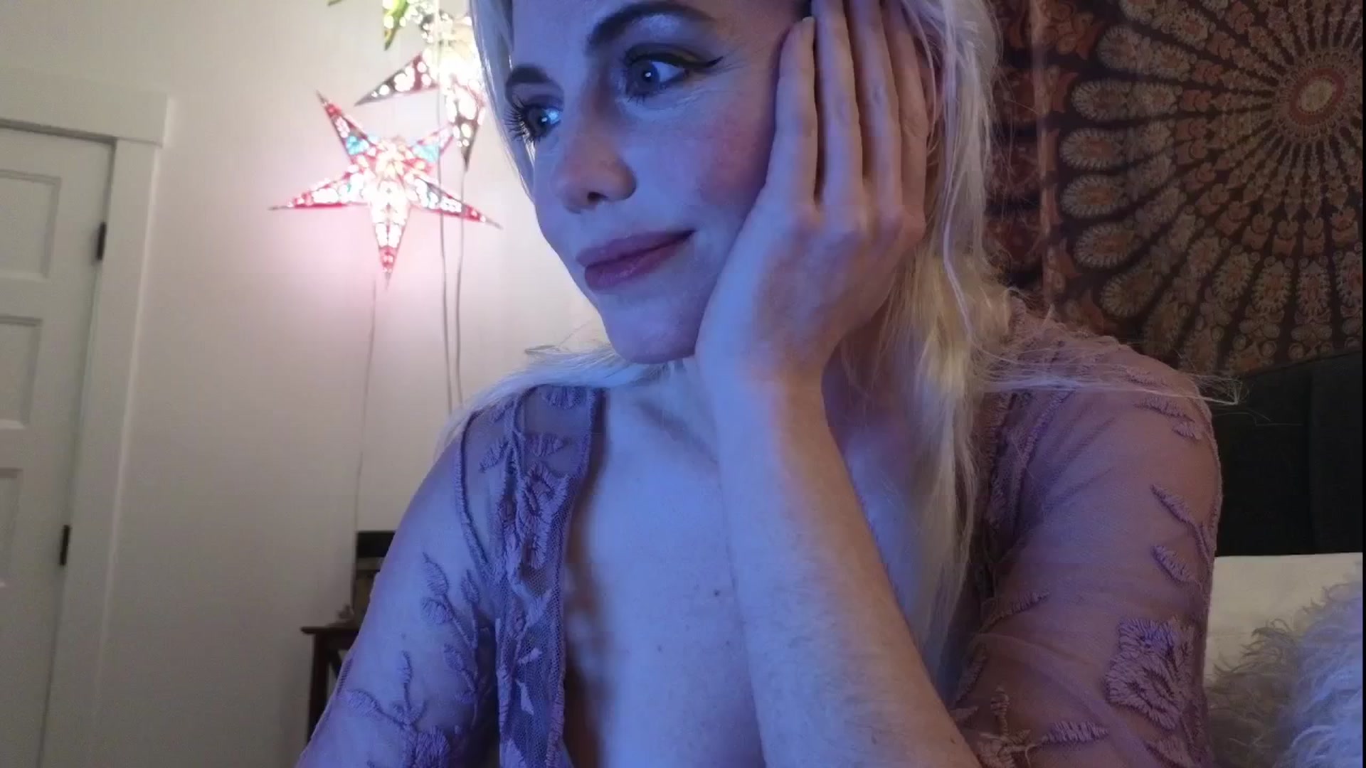 Gallery image thumbnail from GiaGeorge25's myfreecams stream on, 04/09/2025, 01:55 image 16 of 20