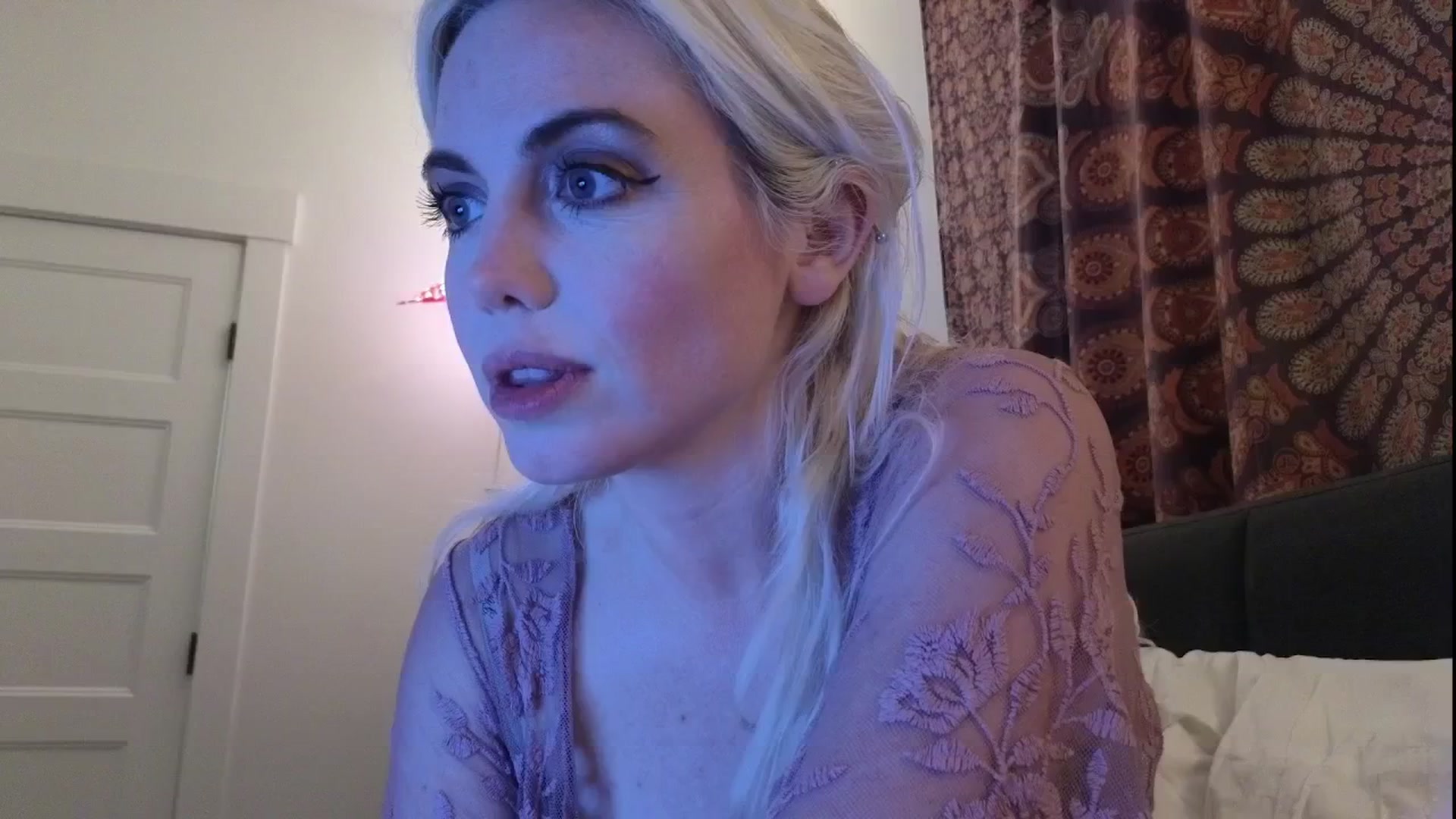 Gallery image thumbnail from GiaGeorge25's myfreecams stream on, 04/09/2025, 01:55 image 13 of 20