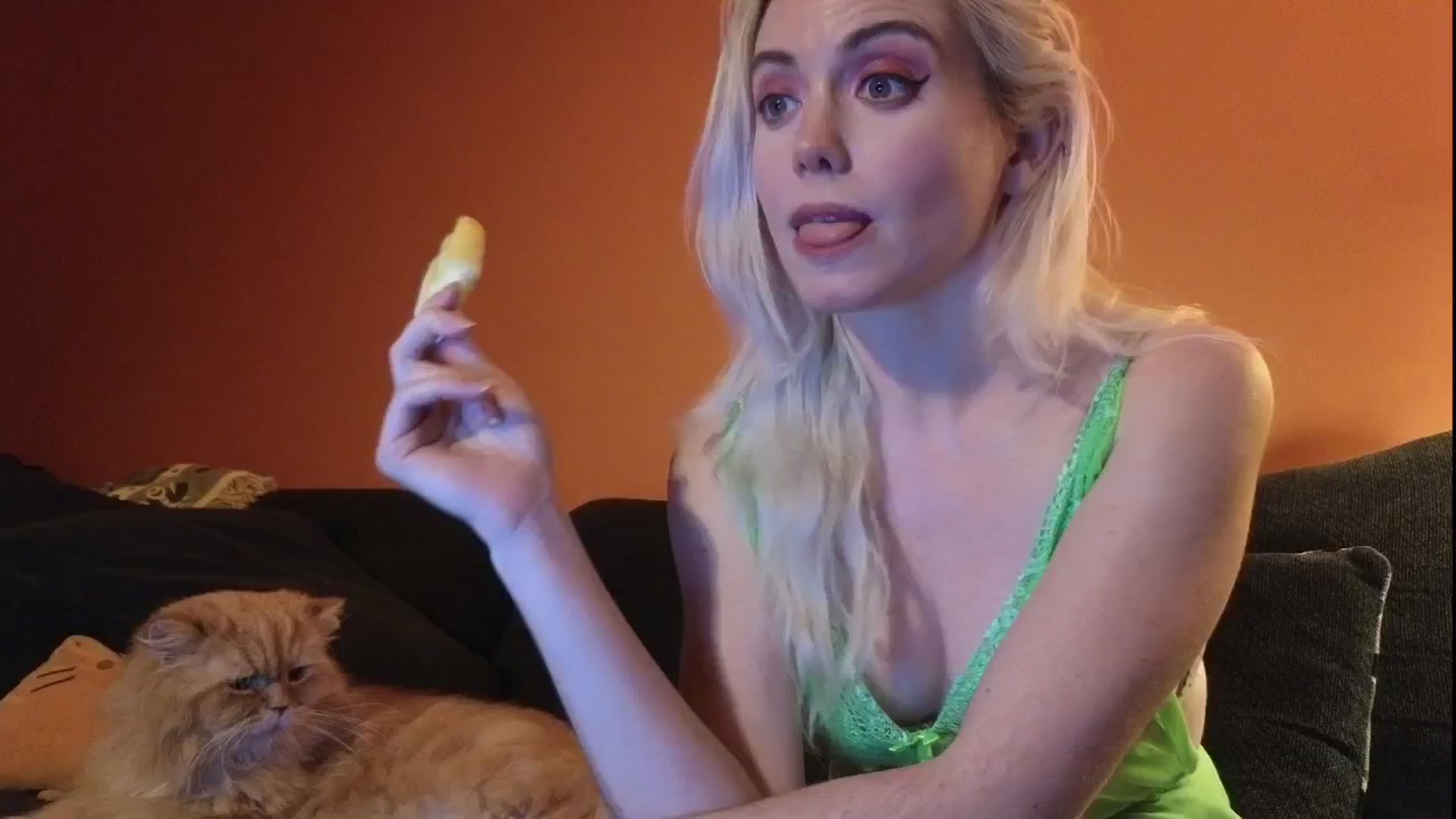 Gallery image thumbnail from GiaGeorge25's myfreecams stream on, 04/27/2025, 03:01 image 9 of 20
