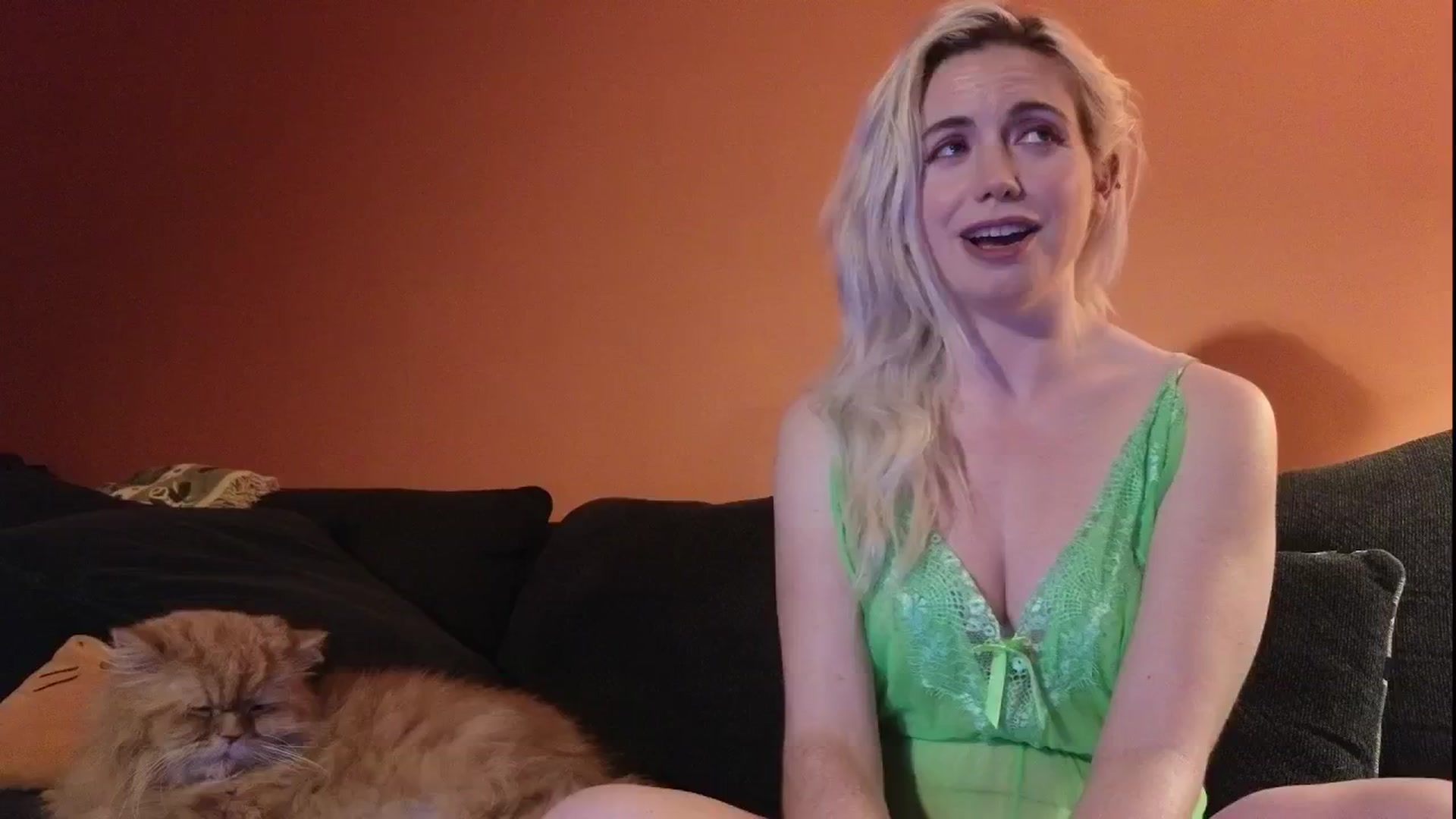 Gallery image thumbnail from GiaGeorge25's myfreecams stream on, 04/27/2025, 03:01 image 6 of 20