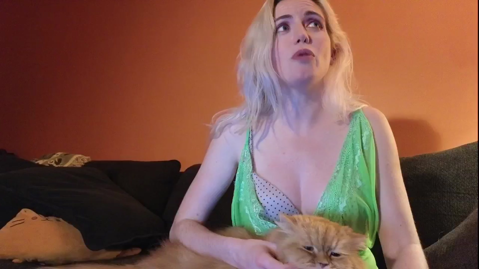 Gallery image thumbnail from GiaGeorge25's myfreecams stream on, 04/27/2025, 03:01 image 20 of 20