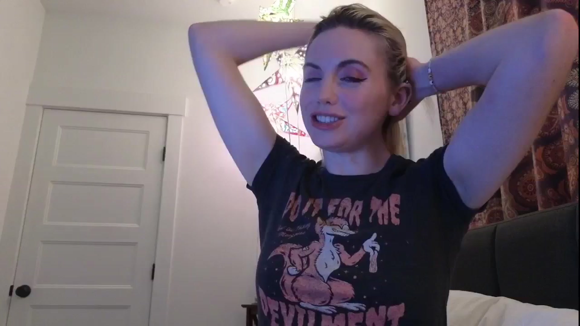 Gallery image thumbnail from GiaGeorge25's myfreecams stream on, 05/02/2025, 24:18 image 9 of 20