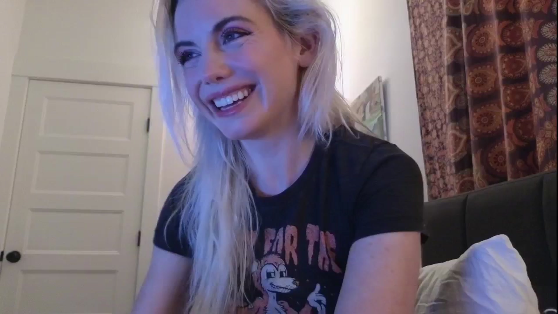 Gallery image thumbnail from GiaGeorge25's myfreecams stream on, 05/02/2025, 24:18 image 19 of 20