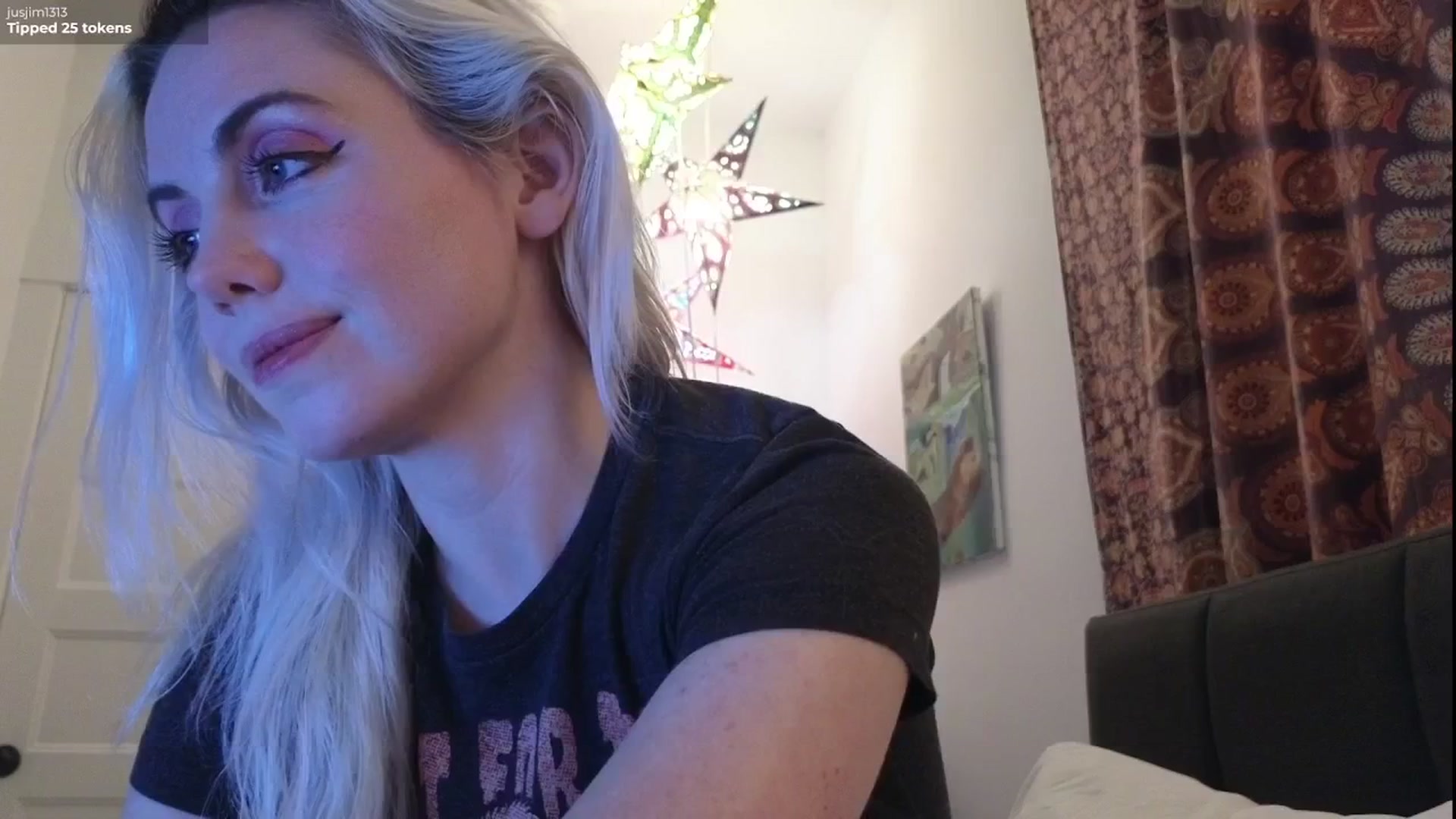 Gallery image thumbnail from GiaGeorge25's myfreecams stream on, 05/02/2025, 24:18 image 12 of 20