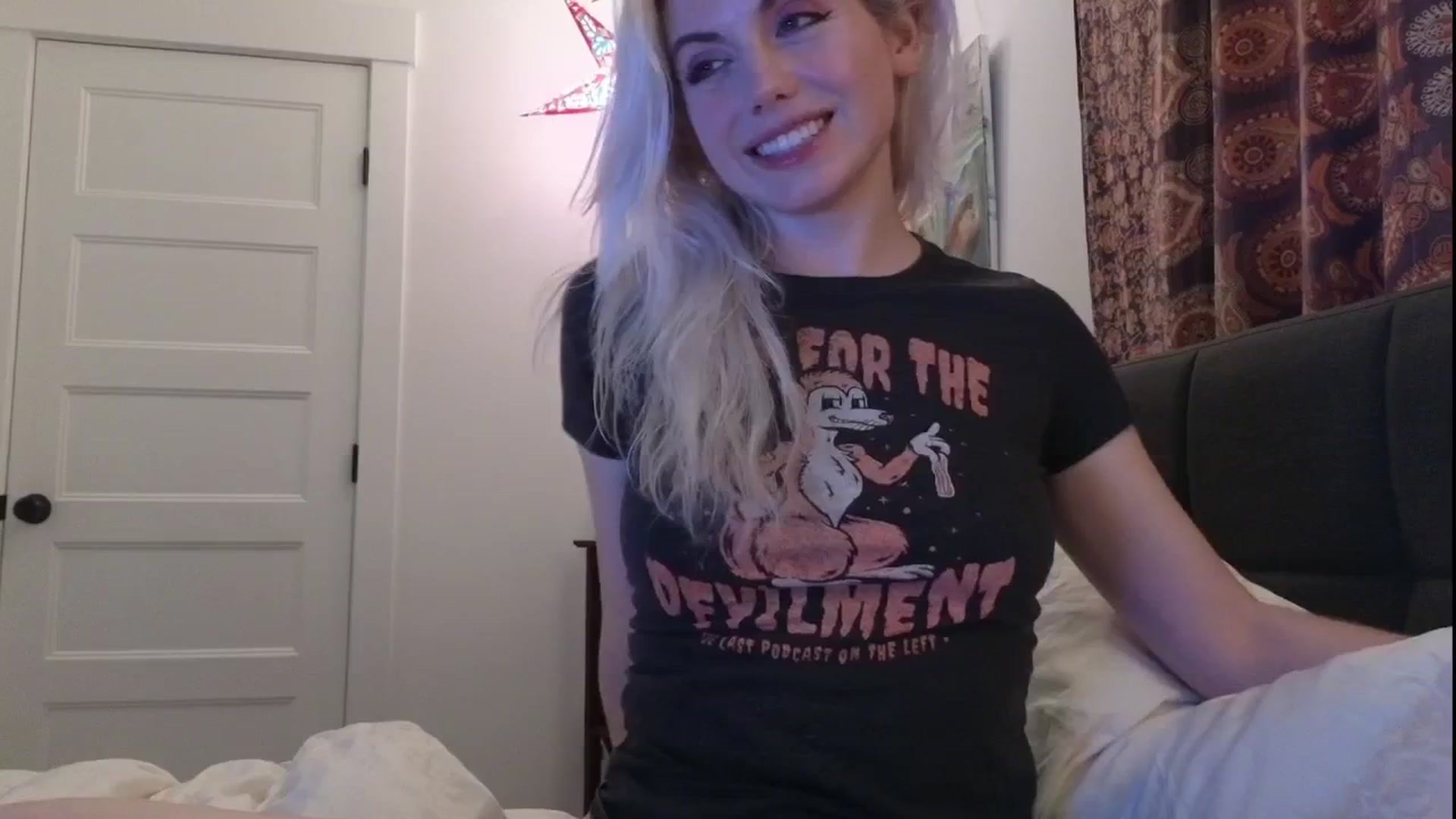 Gallery image thumbnail from GiaGeorge25's myfreecams stream on, 05/02/2025, 24:18 image 13 of 20