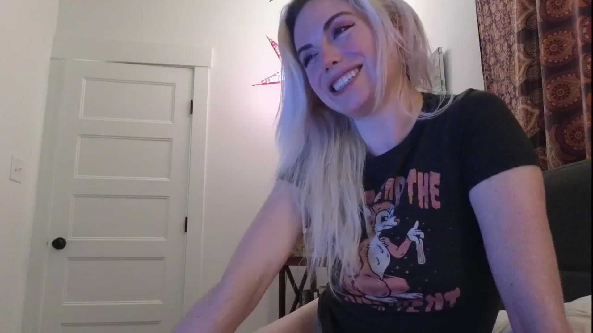 Gallery image thumbnail from GiaGeorge25's myfreecams stream on, 05/02/2025, 01:31 image 7 of 20