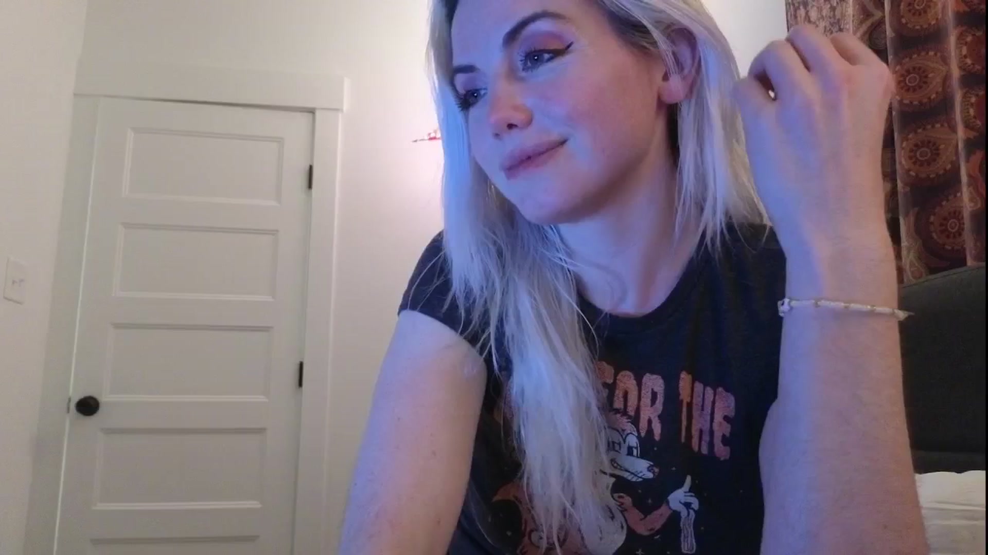 Gallery image thumbnail from GiaGeorge25's myfreecams stream on, 05/02/2025, 01:31 image 14 of 20