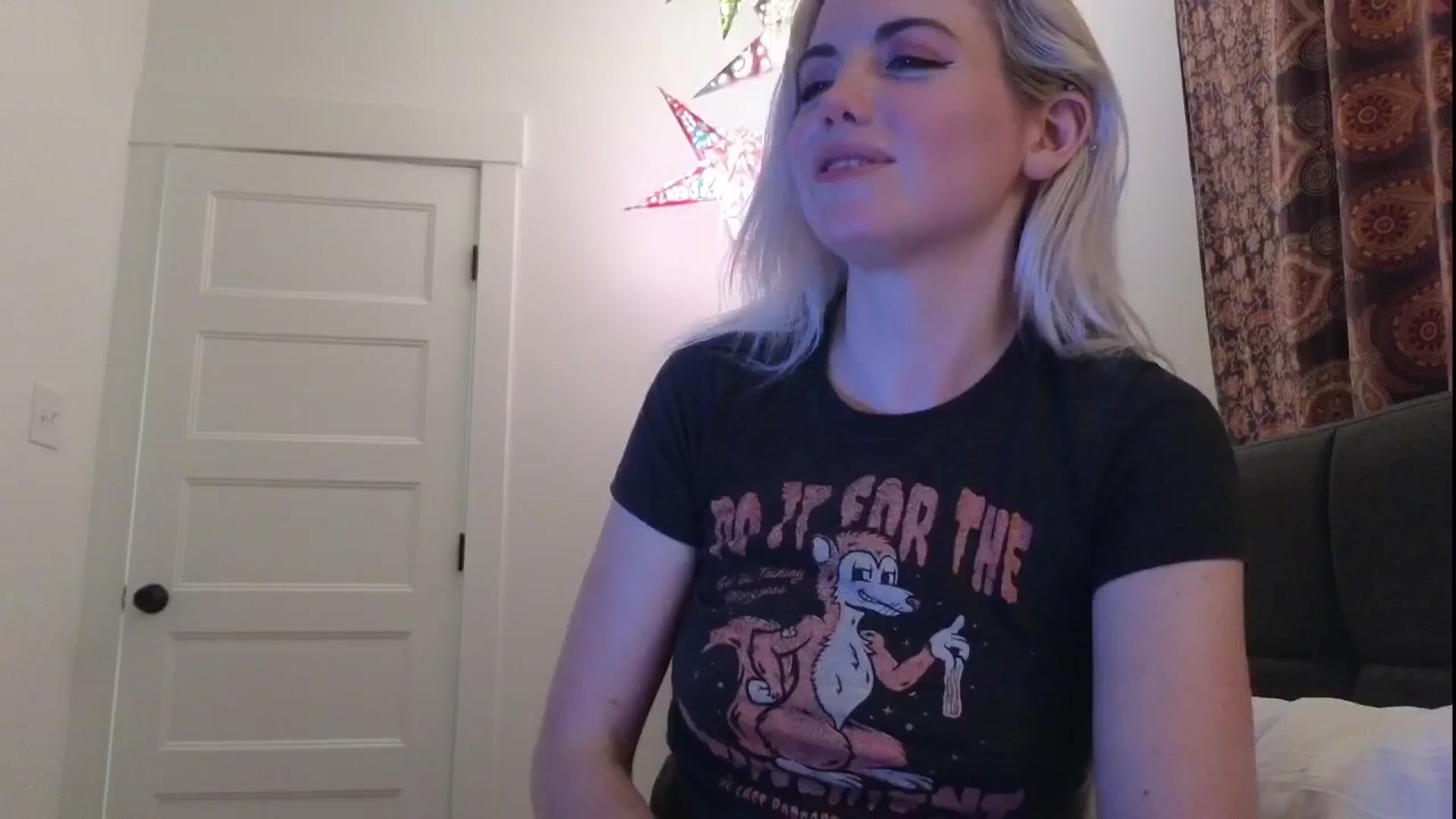 Gallery image thumbnail from GiaGeorge25's myfreecams stream on, 05/02/2025, 01:31 image 8 of 20