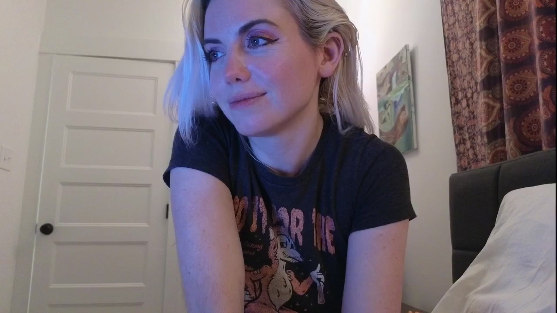 Gallery image thumbnail from GiaGeorge25's myfreecams stream on, 05/02/2025, 01:31 image 16 of 20