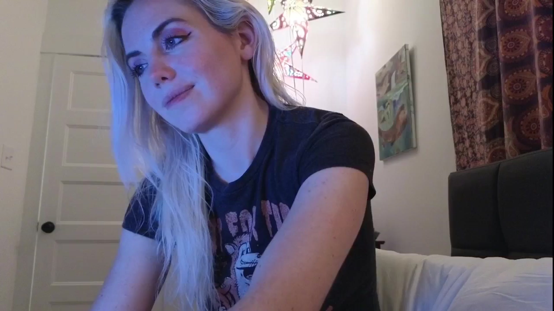 Gallery image thumbnail from GiaGeorge25's myfreecams stream on, 05/02/2025, 01:31 image 13 of 20