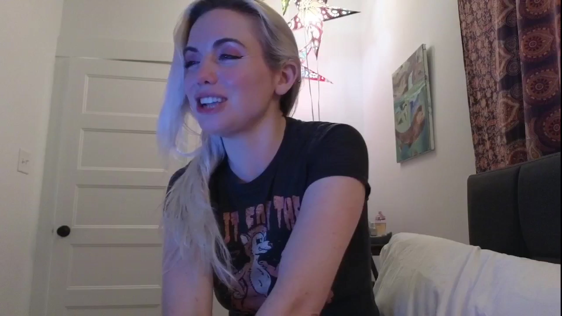 Gallery image thumbnail from GiaGeorge25's myfreecams stream on, 05/02/2025, 01:31 image 4 of 20