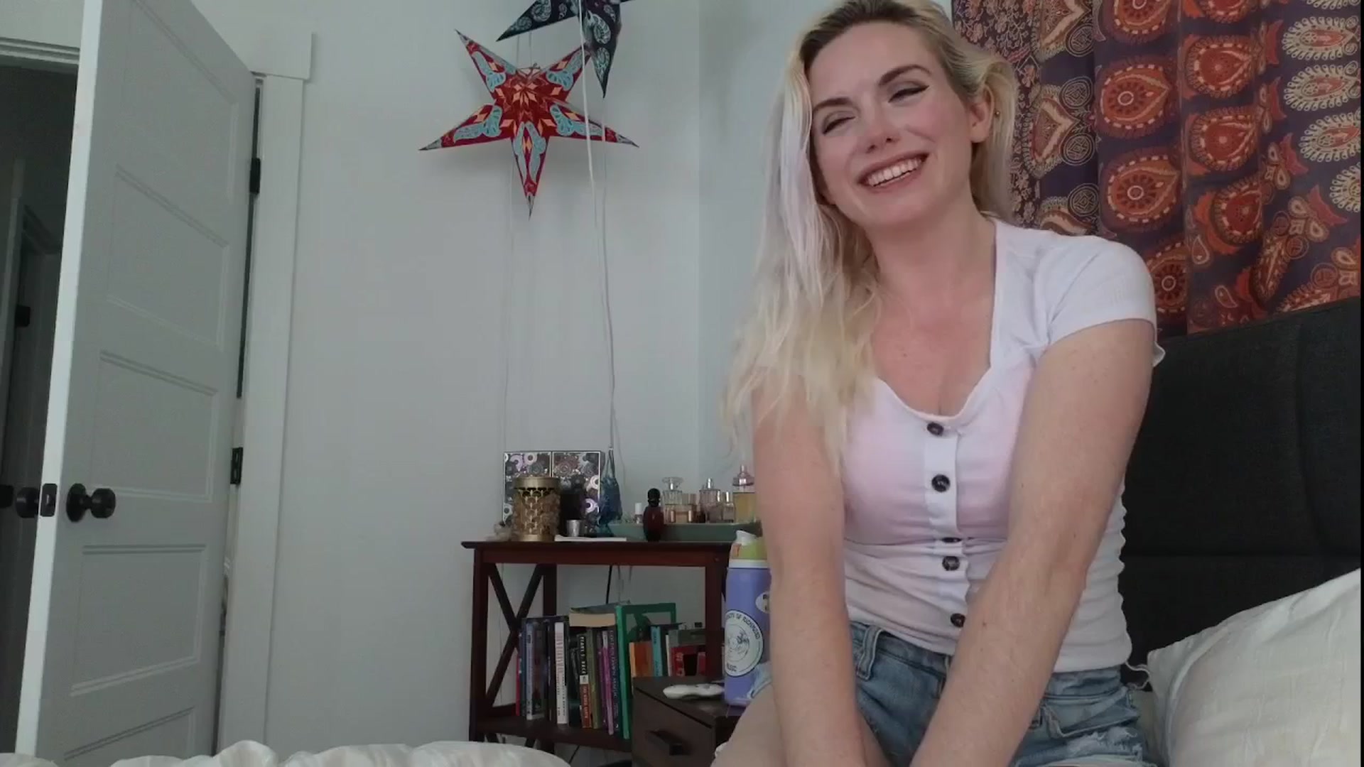 Gallery image thumbnail from GiaGeorge25's myfreecams stream on, 05/07/2025, 22:23 image 3 of 20