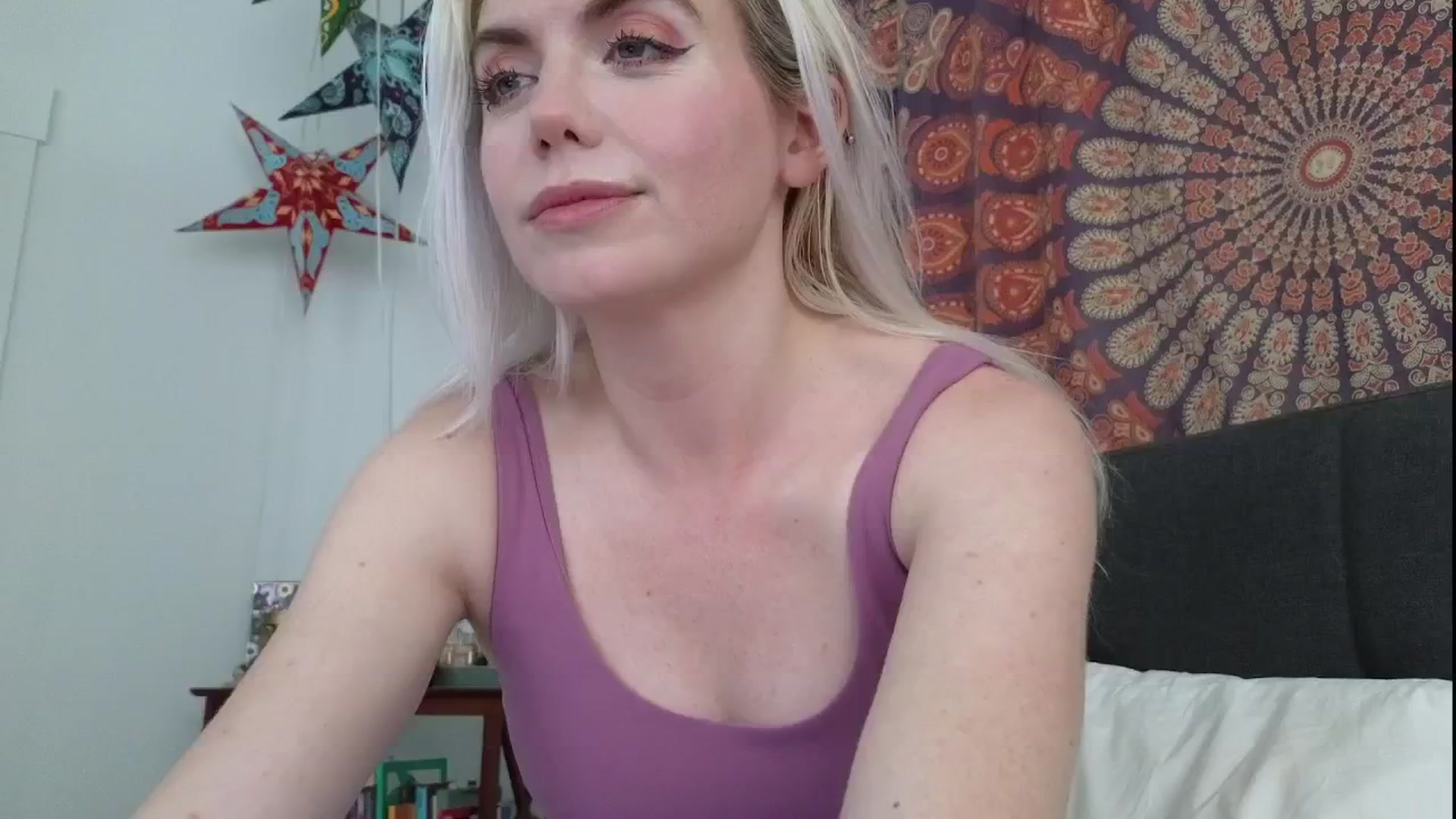 Gallery image thumbnail from GiaGeorge25's myfreecams stream on, 05/08/2025, 21:26 image 12 of 20