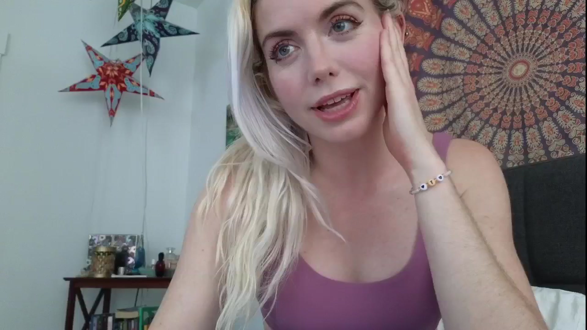 Gallery image thumbnail from GiaGeorge25's myfreecams stream on, 05/08/2025, 21:26 image 1 of 20