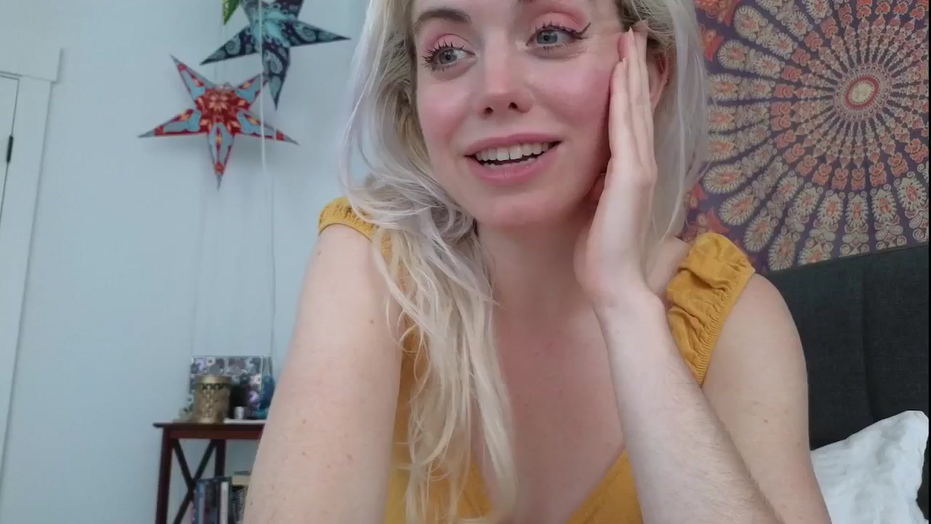 Gallery image thumbnail from GiaGeorge25's myfreecams stream on, 05/15/2025, 20:56 image 9 of 20