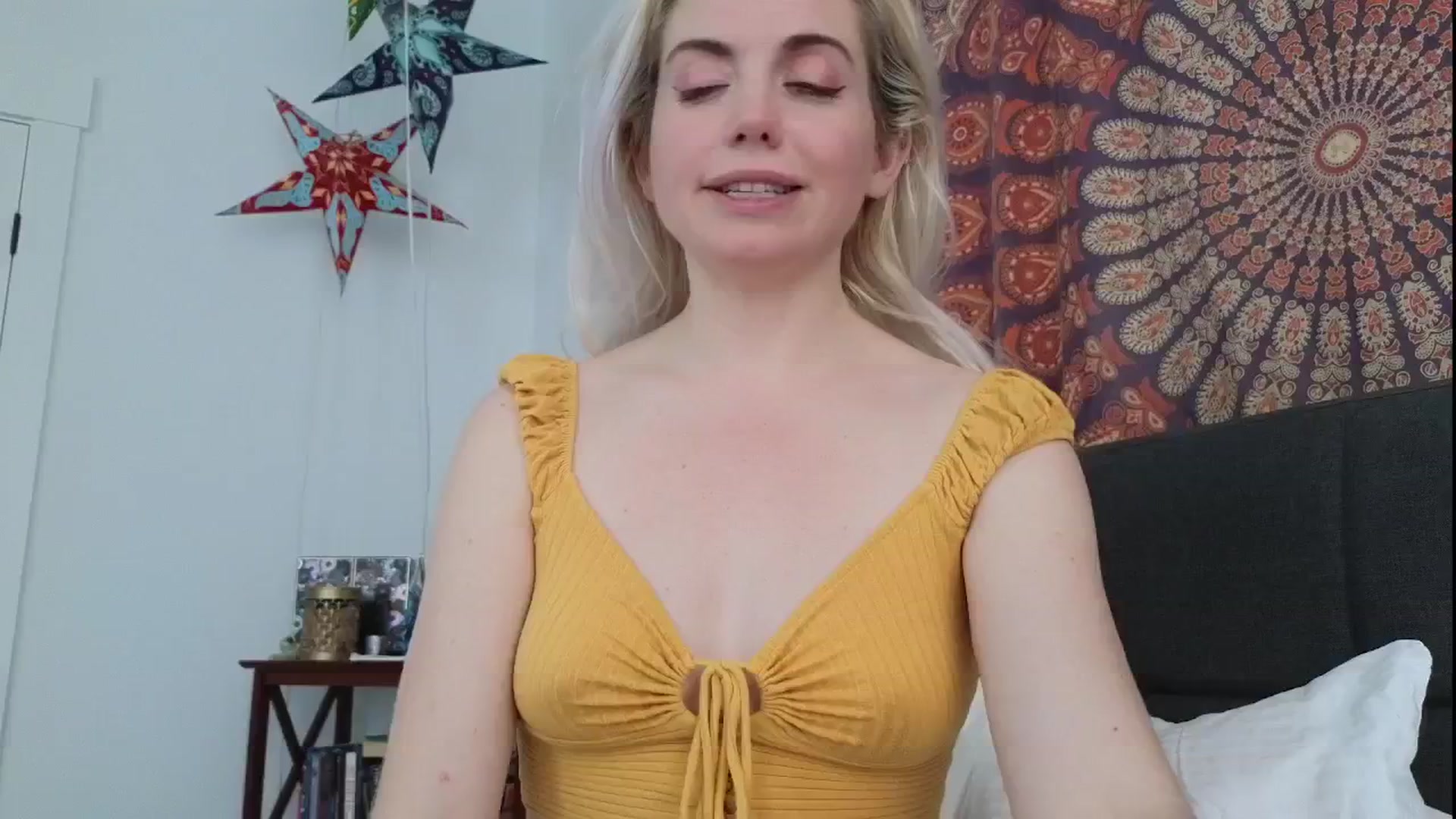 Gallery image thumbnail from GiaGeorge25's myfreecams stream on, 05/15/2025, 20:56 image 5 of 20