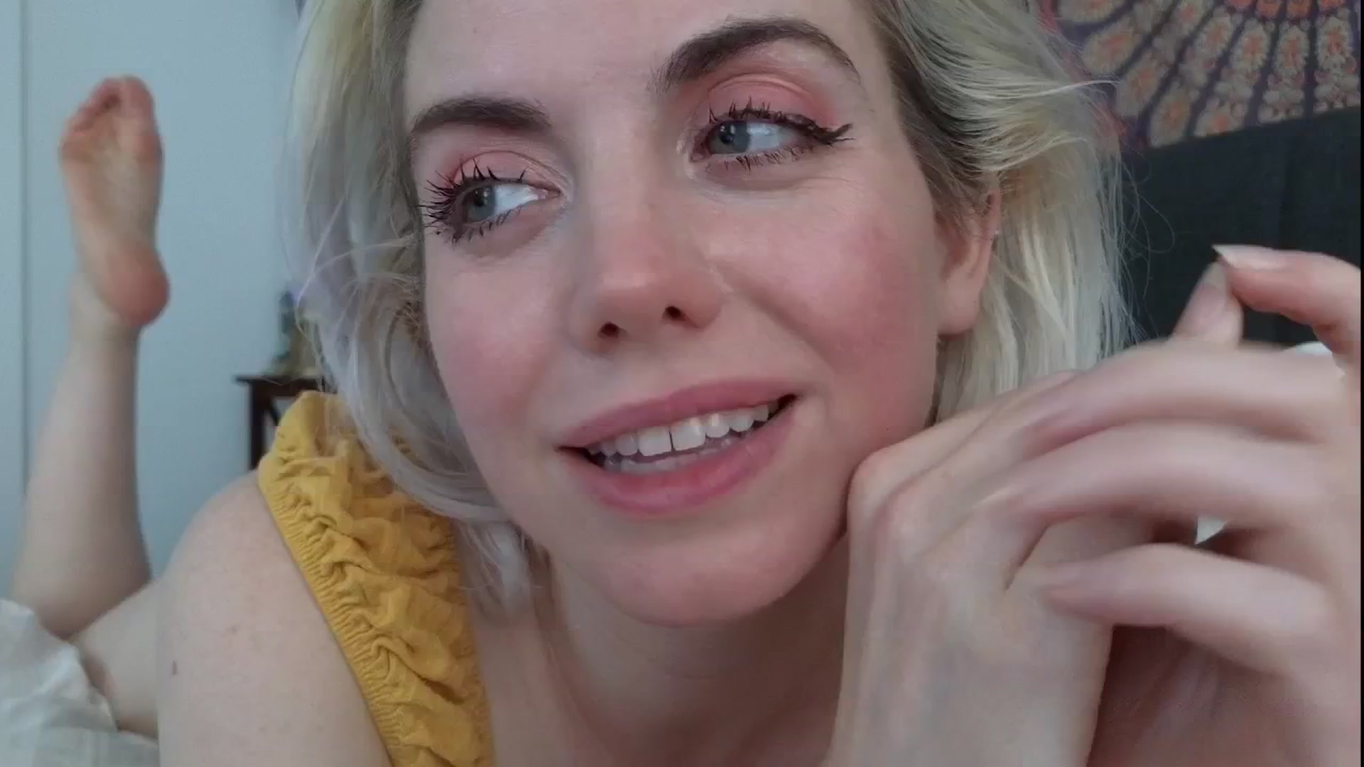 Gallery image thumbnail from GiaGeorge25's myfreecams stream on, 05/15/2025, 20:56 image 1 of 20
