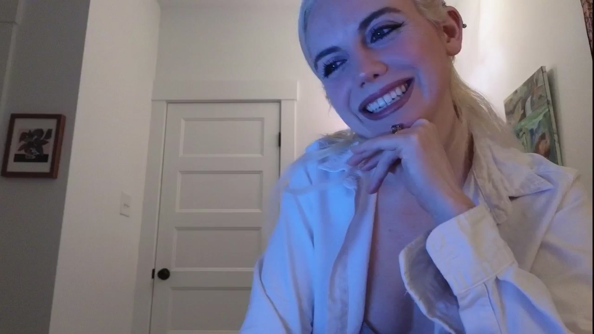 Gallery image thumbnail from GiaGeorge25's myfreecams stream on, 05/21/2025, 02:53 image 6 of 20