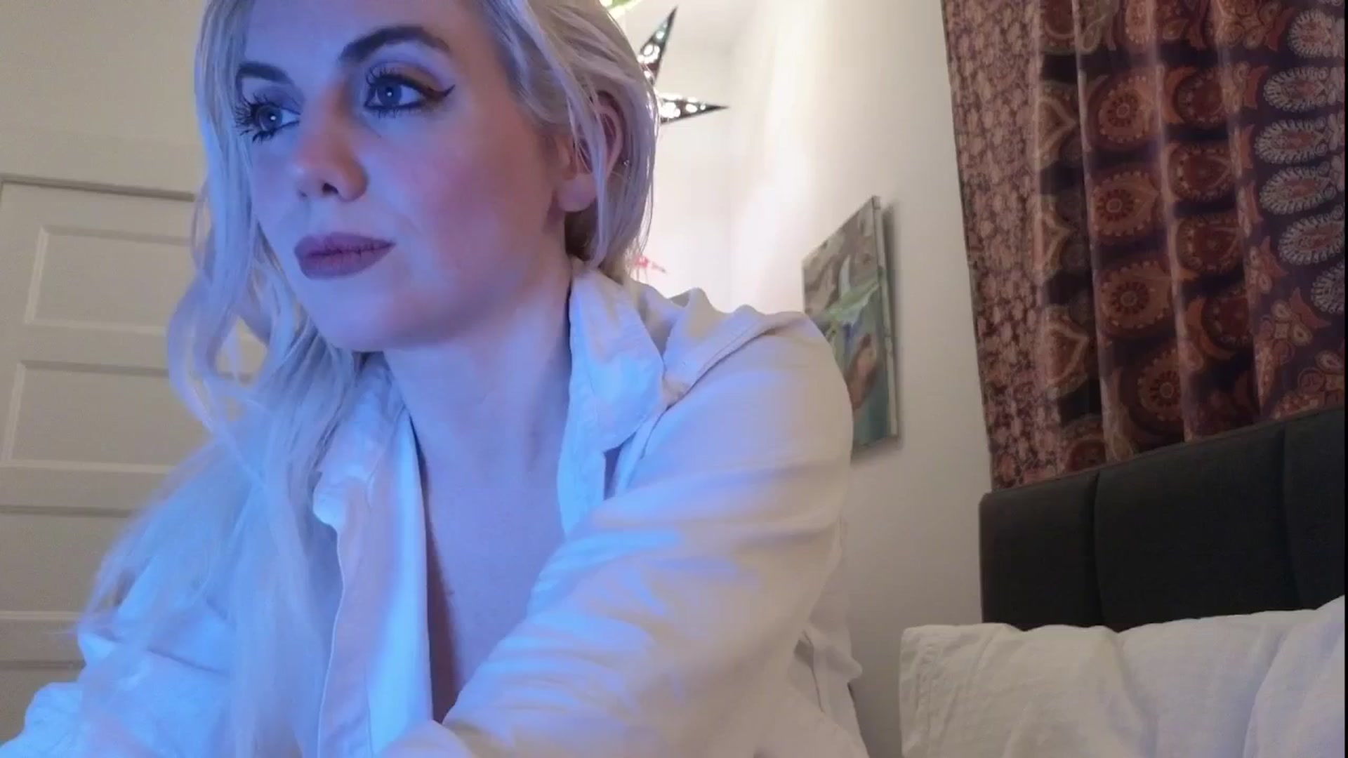 Gallery image thumbnail from GiaGeorge25's myfreecams stream on, 05/21/2025, 03:48 image 3 of 20