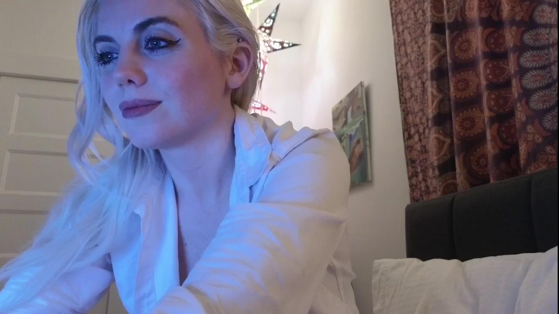 Gallery image thumbnail from GiaGeorge25's myfreecams stream on, 05/21/2025, 03:48 image 2 of 20